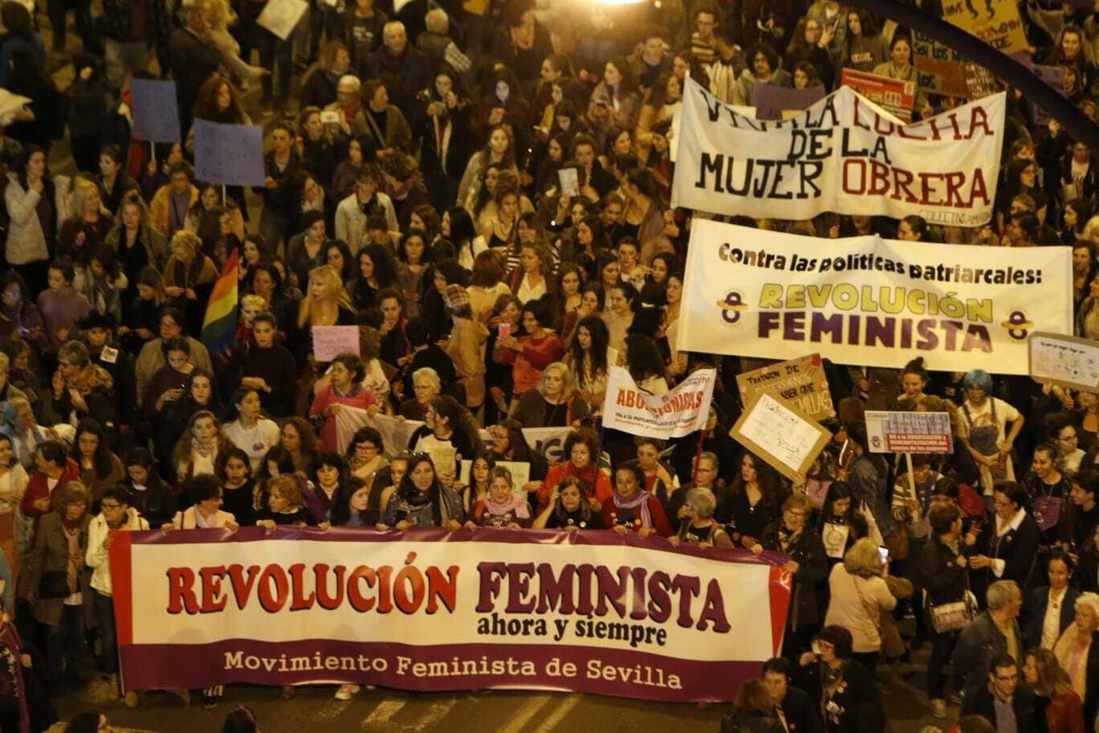La manifestación del 8-M por las calles de Sevilla