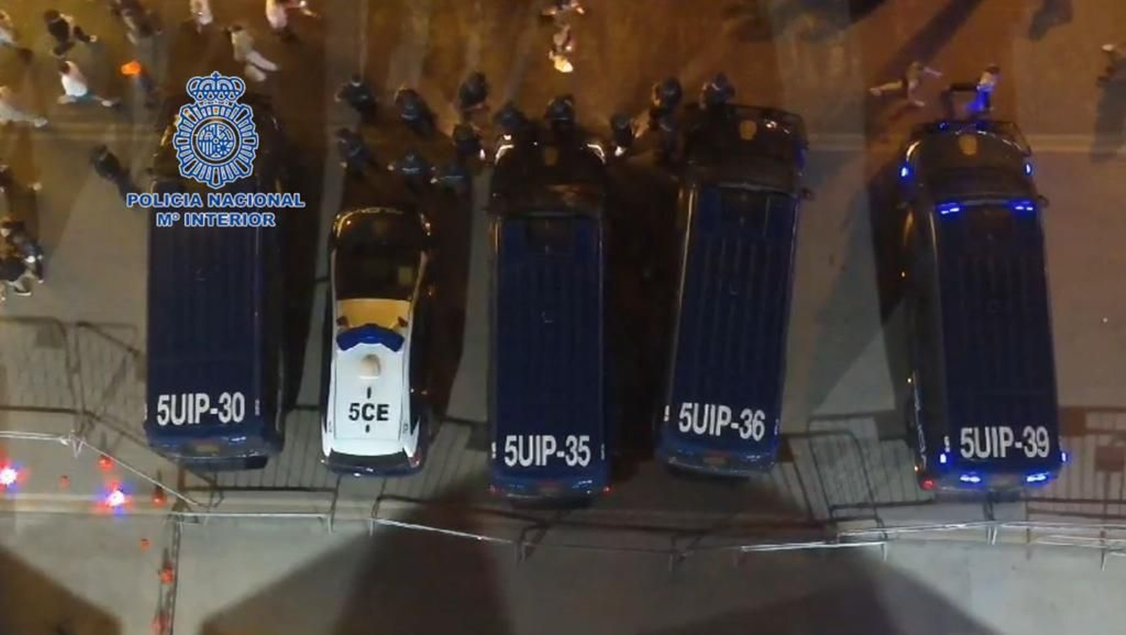 Vehículos de la Policía Nacional en la Feria de Málaga.