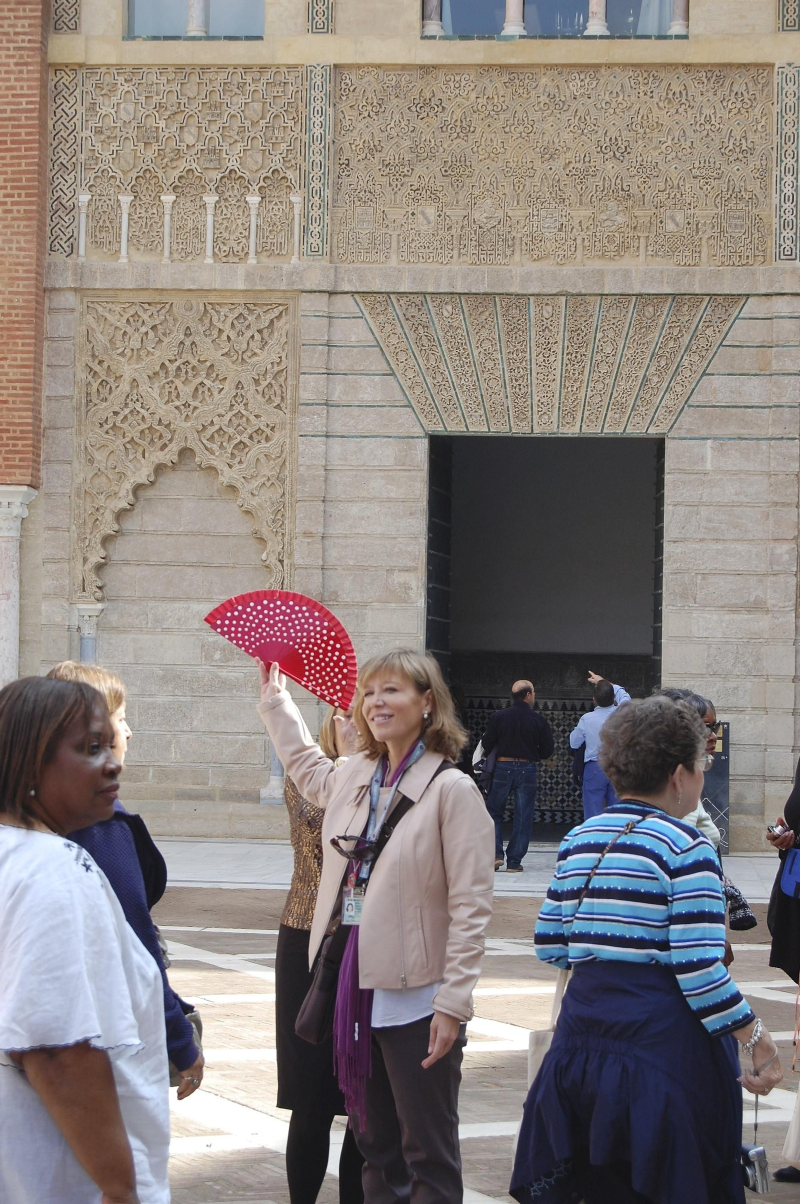 Visita guiada por López al Alcázar.