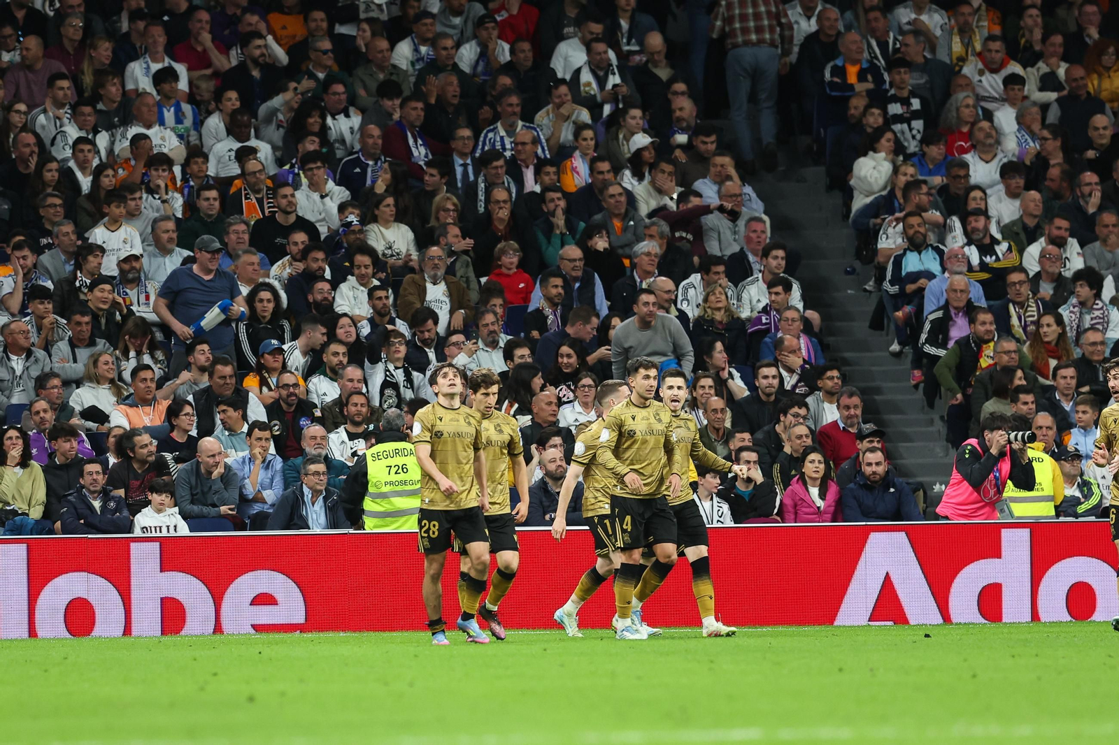 Las fotos del Real Madrid - Real Sociedad camino del Estadio de la Cartuja