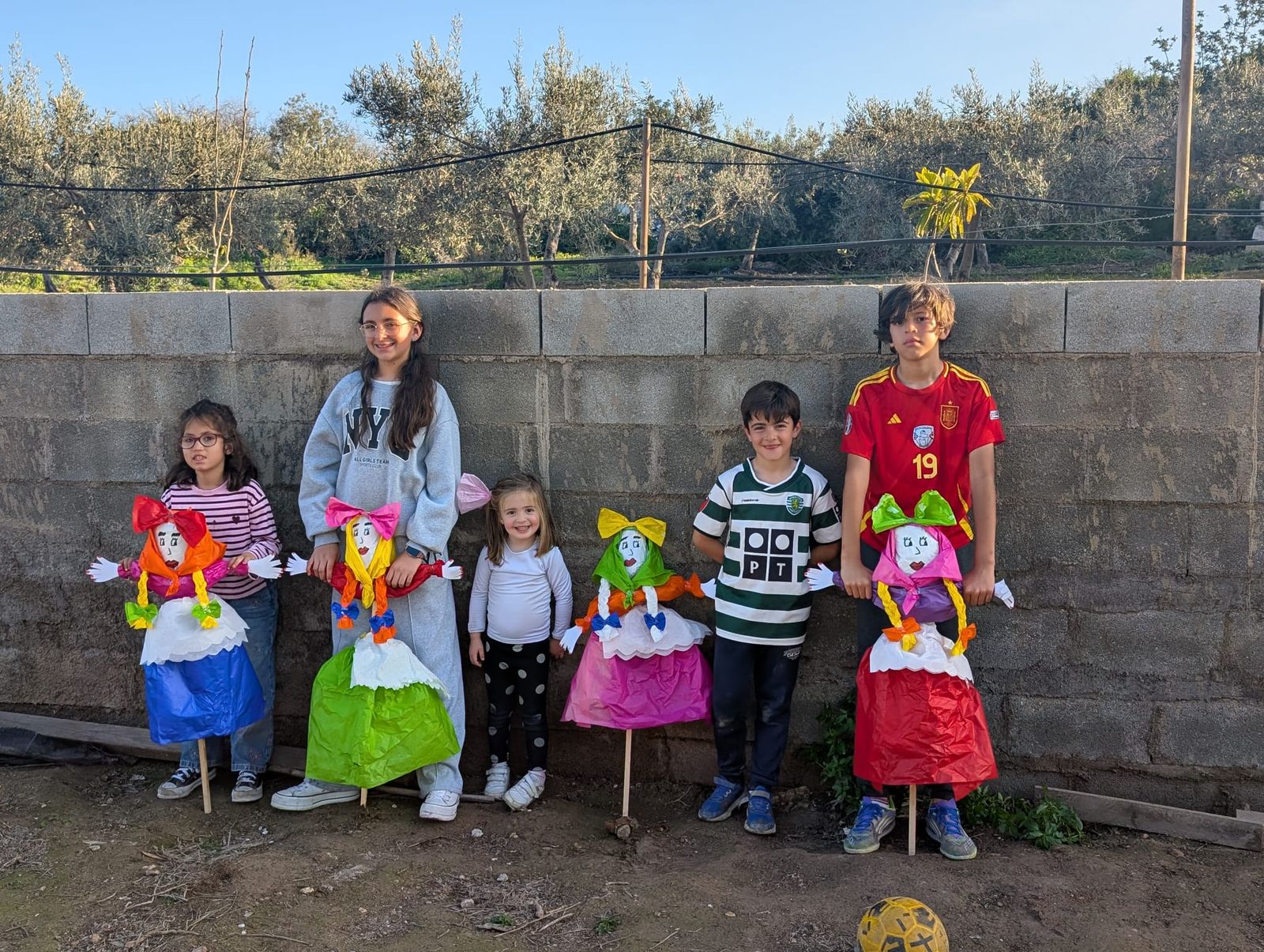 Niños con sus Viejas en Vera