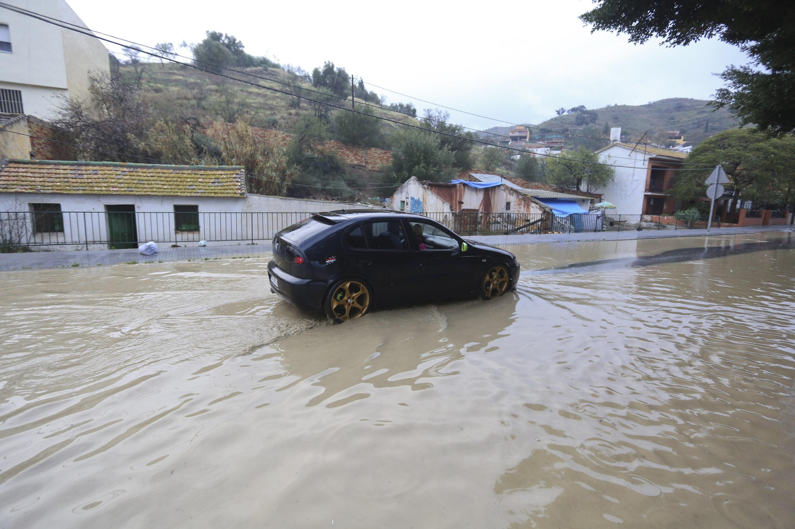 Las fotos de Campanillas inundada por el desbordamiento del río