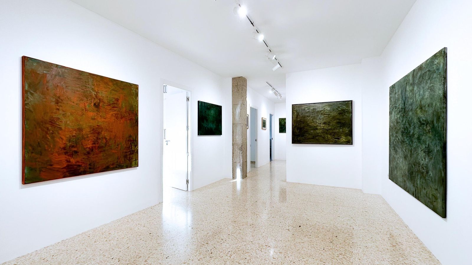 Obras de la artista algecireña, en la muestra. Obras de la artista algecireña, en la muestra.