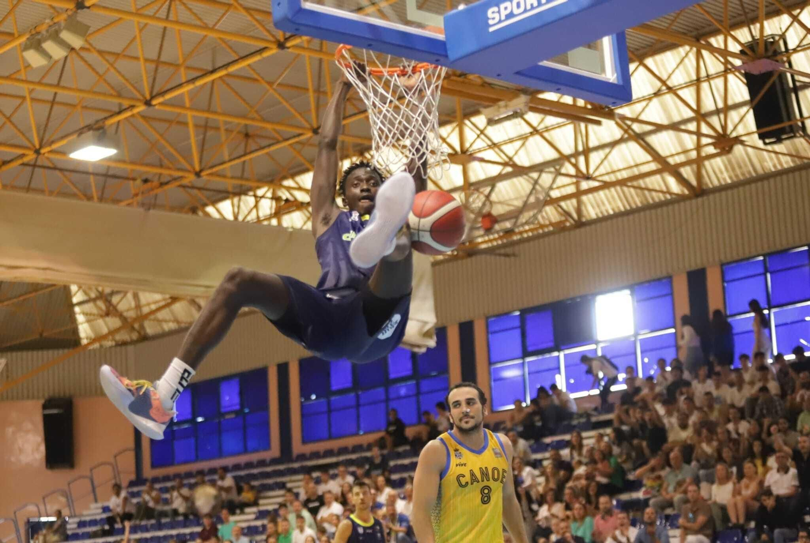 Mate de Udea ante el Real Canoe.