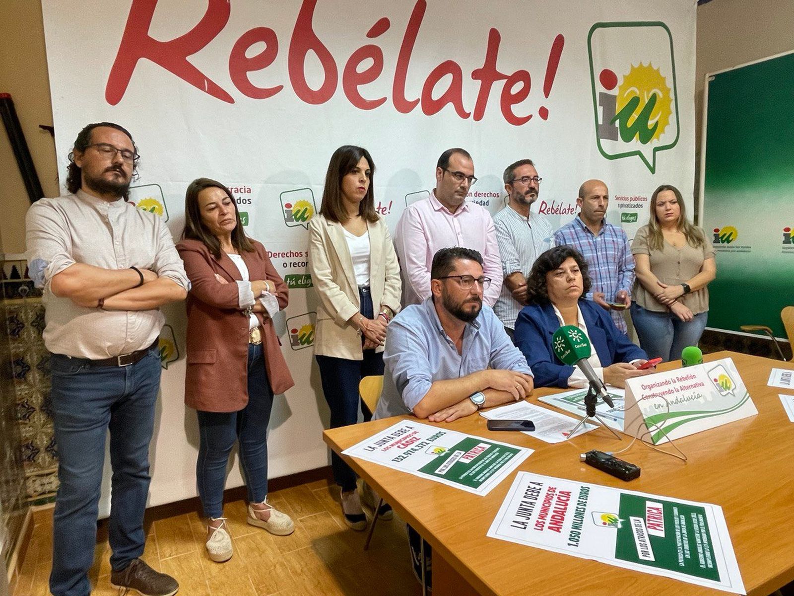 Alcaldes de IU con la dirección provincial.