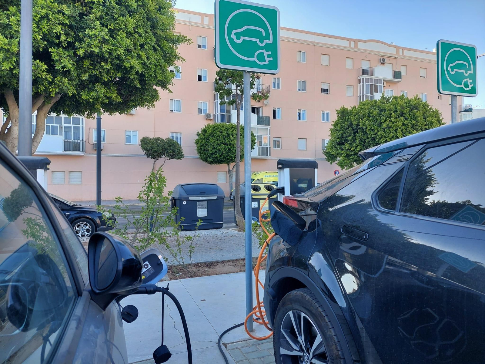 Puntos de carga para vehículos eléctricos en los aparcamientos tácticos de San Fernando
