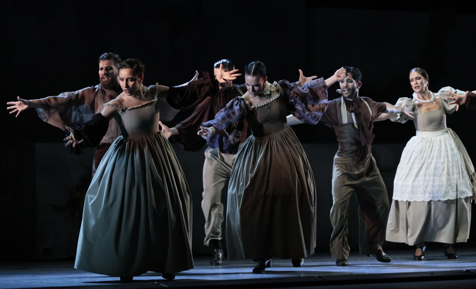 la imágenes del Ballet Flamenco de Andalucía en el Teatro de la Maestranza.