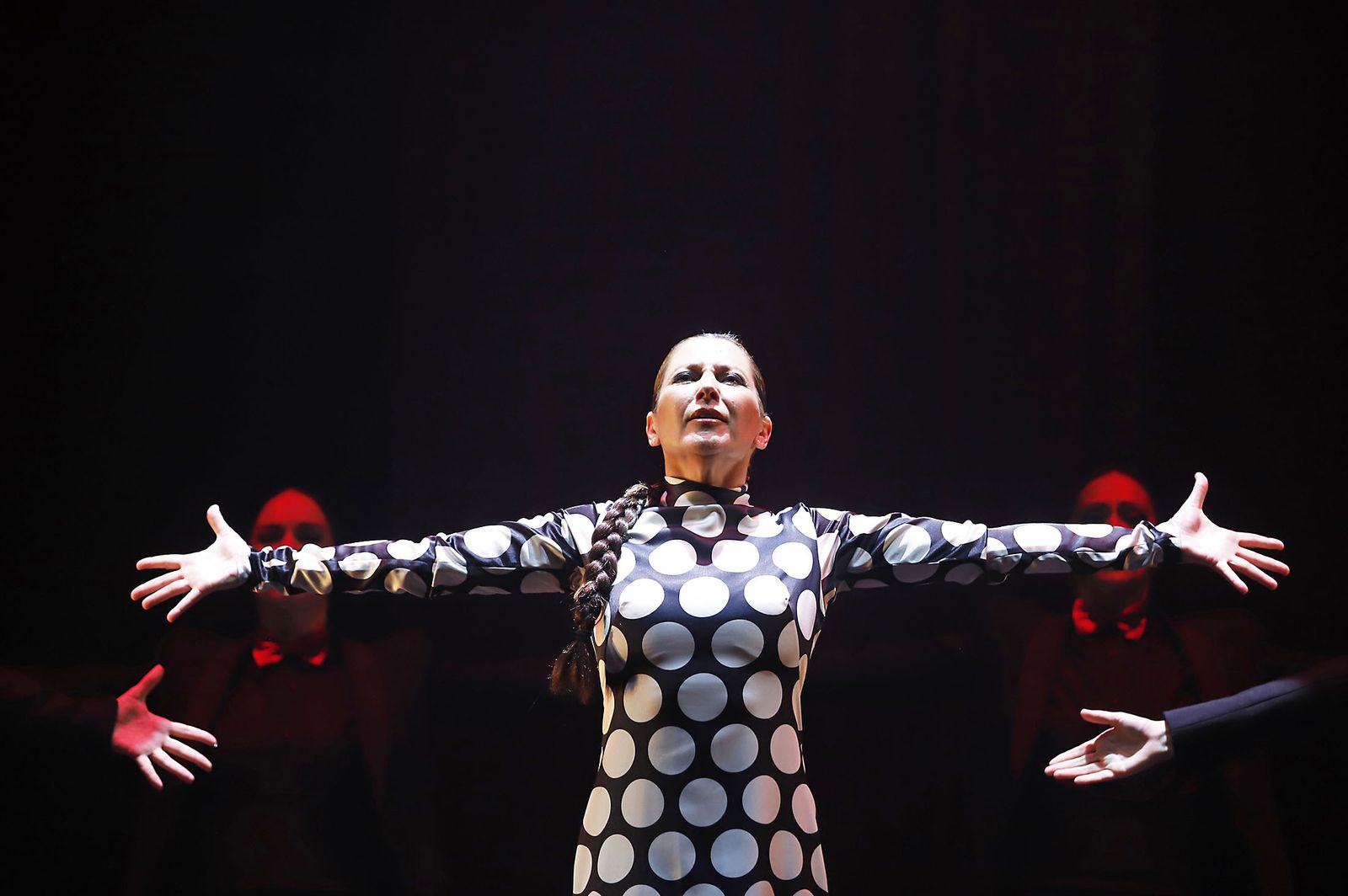 La actuación de Sara Baras en la Casa Colón de Huelva en imágenes