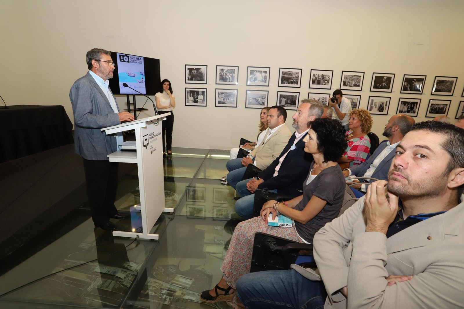 Imágenes de la presentación de '400 ASA. Historia gráfica de un año. Huelva 2018'