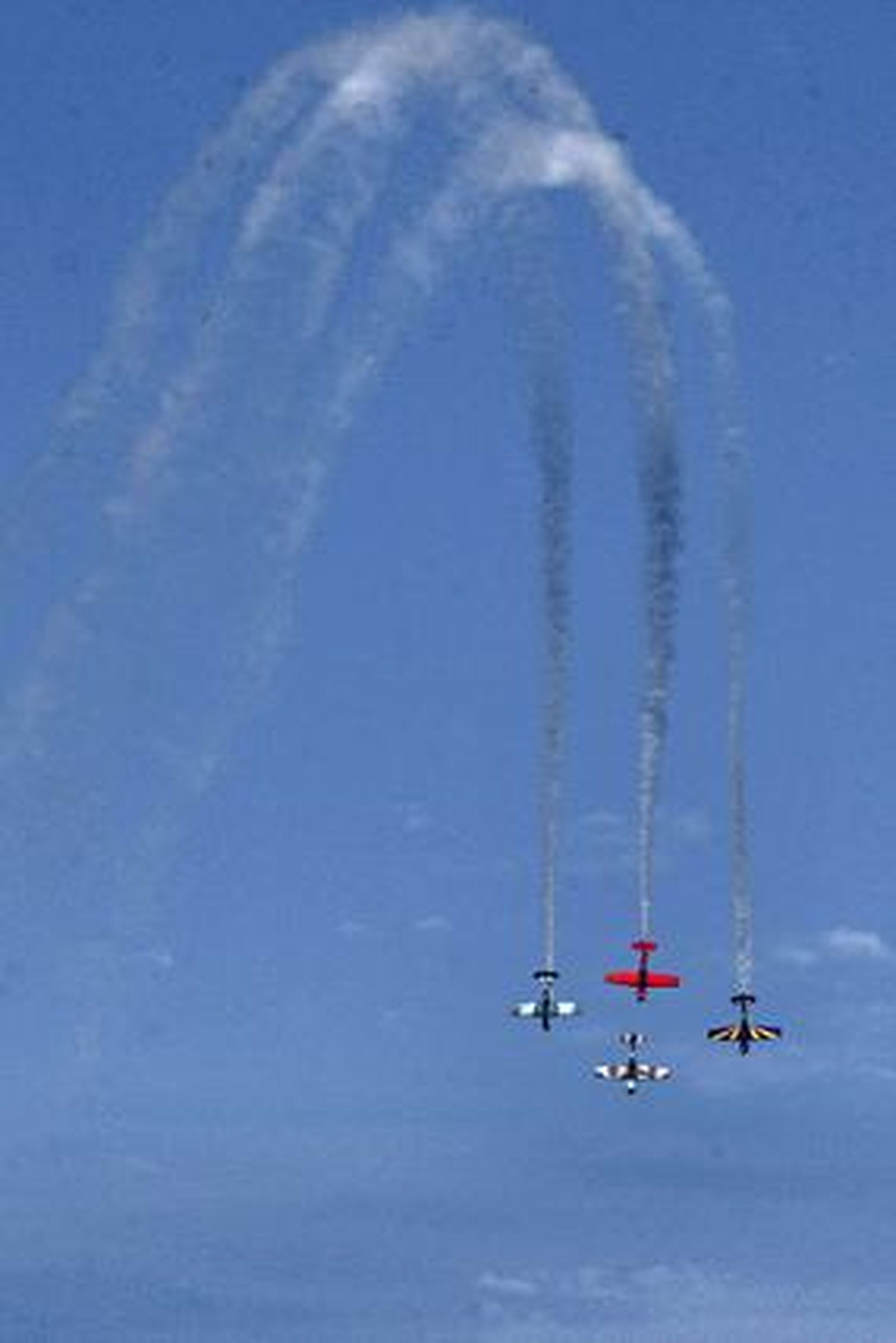190.000 personas disfrutan del III Festival Aéreo en la playa de la Victoria. /Foto: Julio González