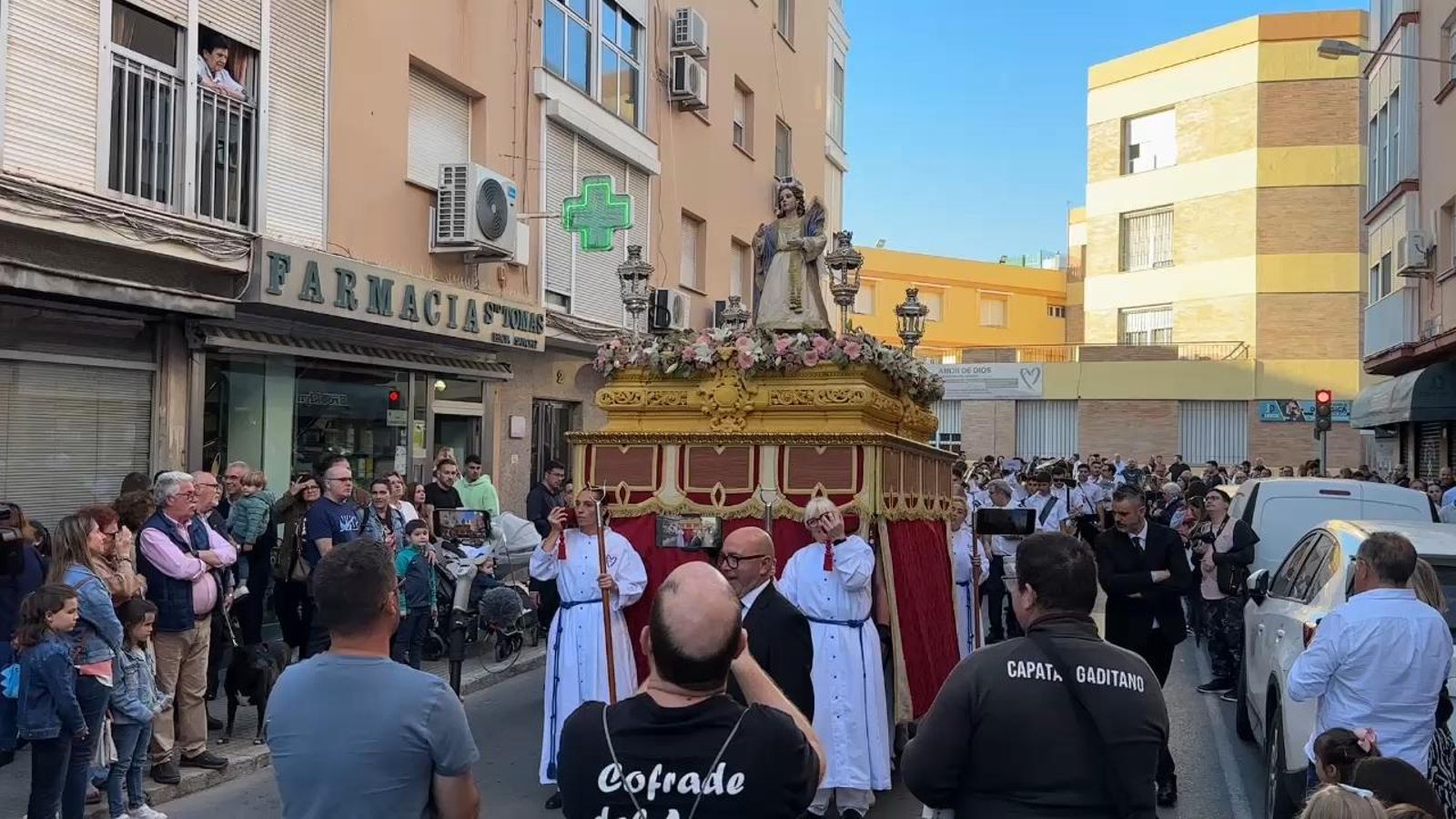 Así ha sido la procesión de la nueva Virgen Niña del Colegio Amor de Dios de Cádiz