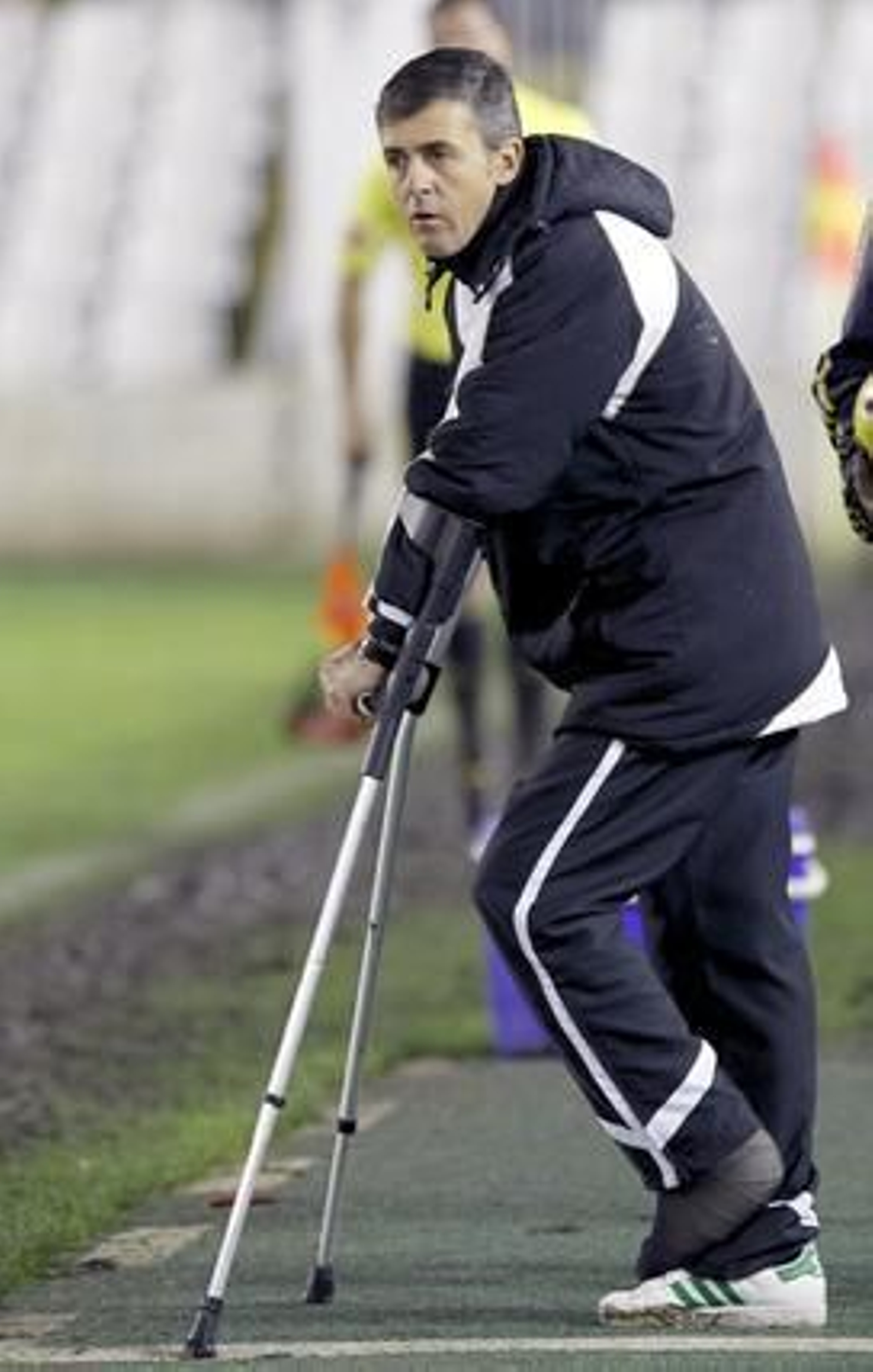 El Córdoba hace valer la renta de la ida y pasa a octavos de la Copa del Rey pese a perder  3-1 en Santander. / EFE