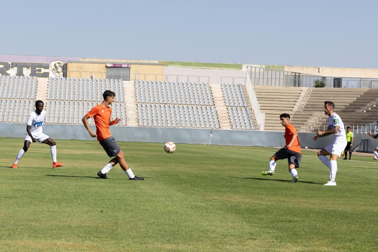 El amistoso entre Real Jaén y su juvenil de Liga Nacional, en imágenes
