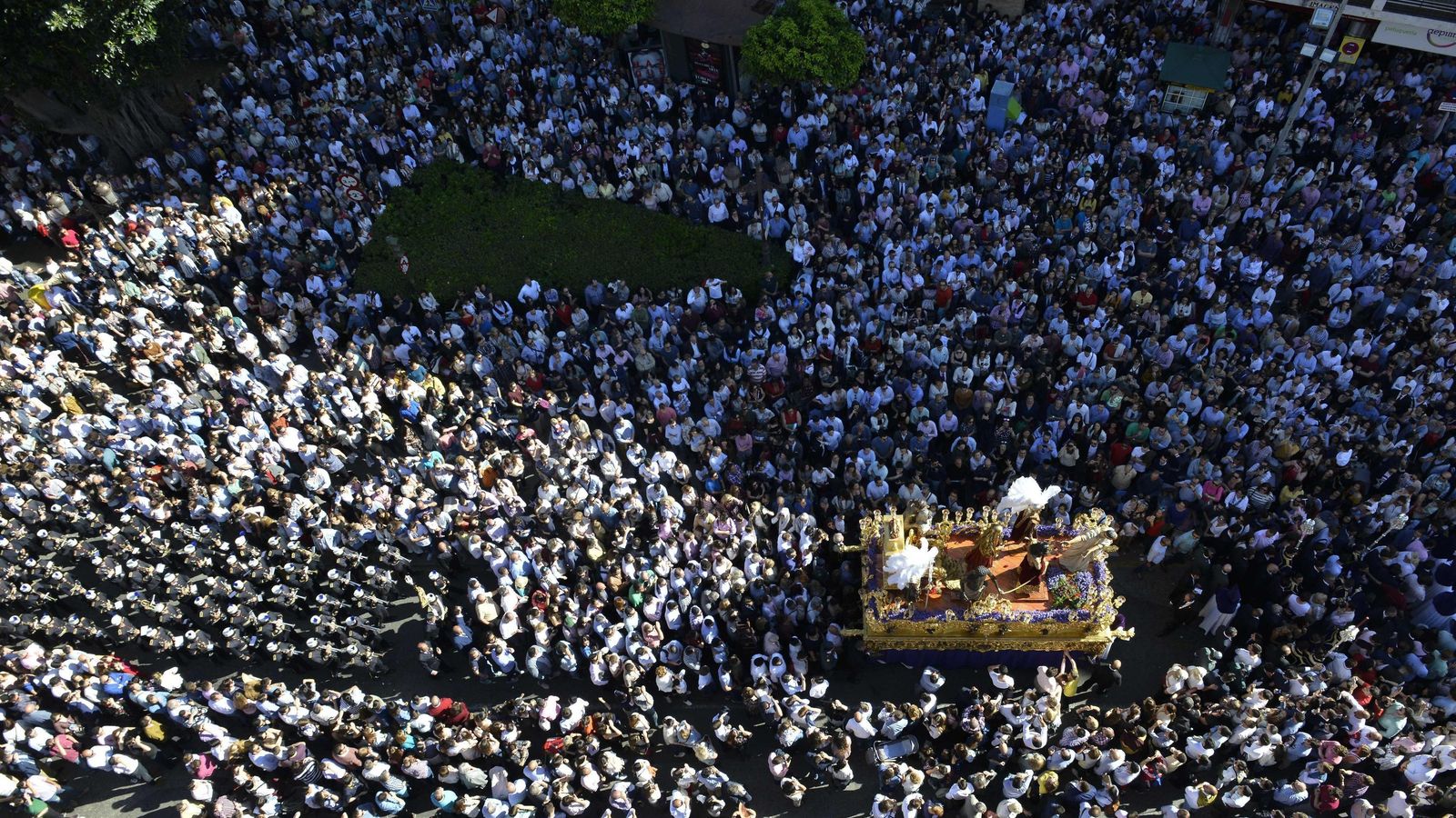 El misterio de la Presentación al pueblo de San Benito a vista de pájaro.