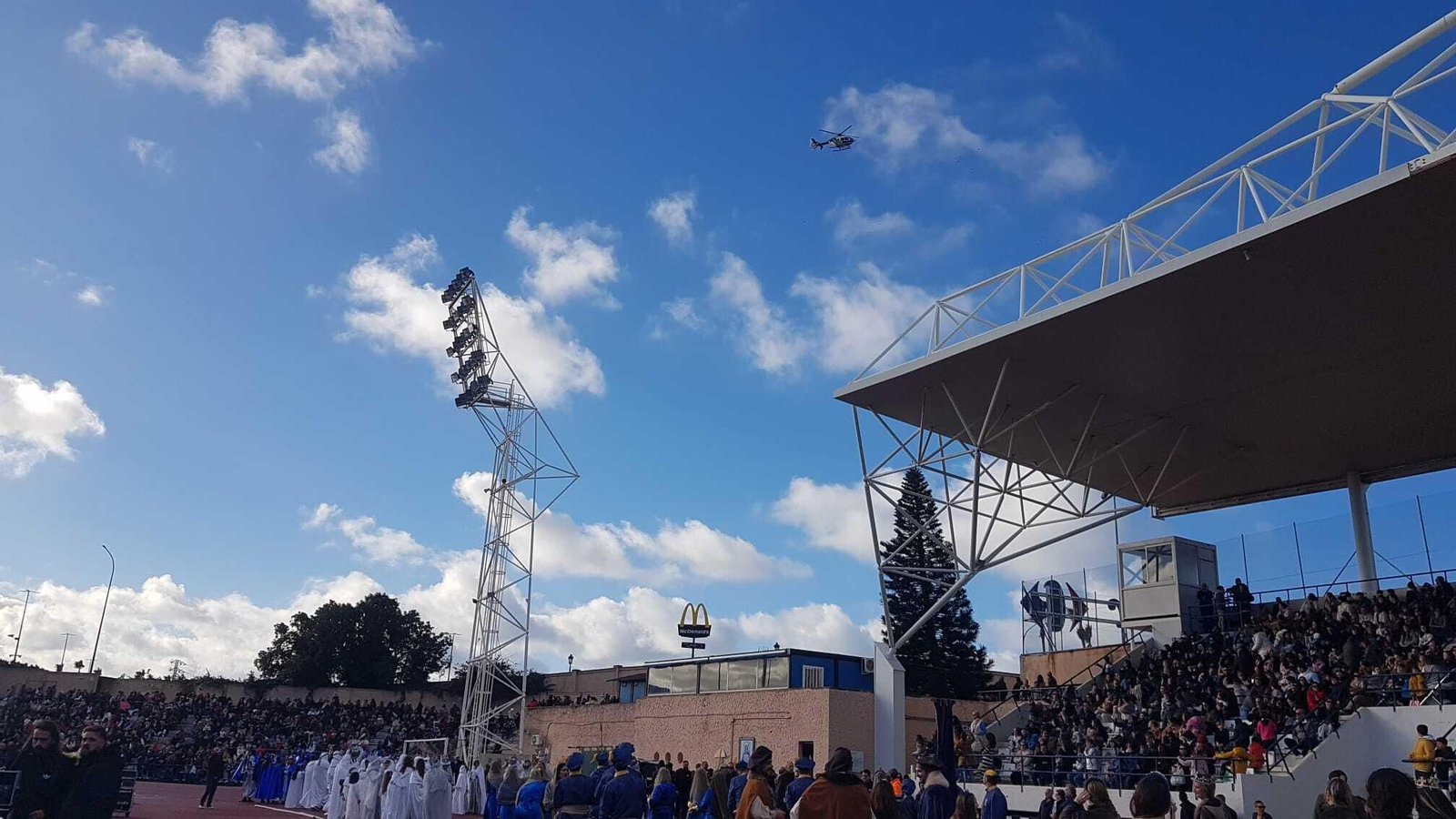 Imágenes de la llegada de los Reyes Magos en helicóptero.