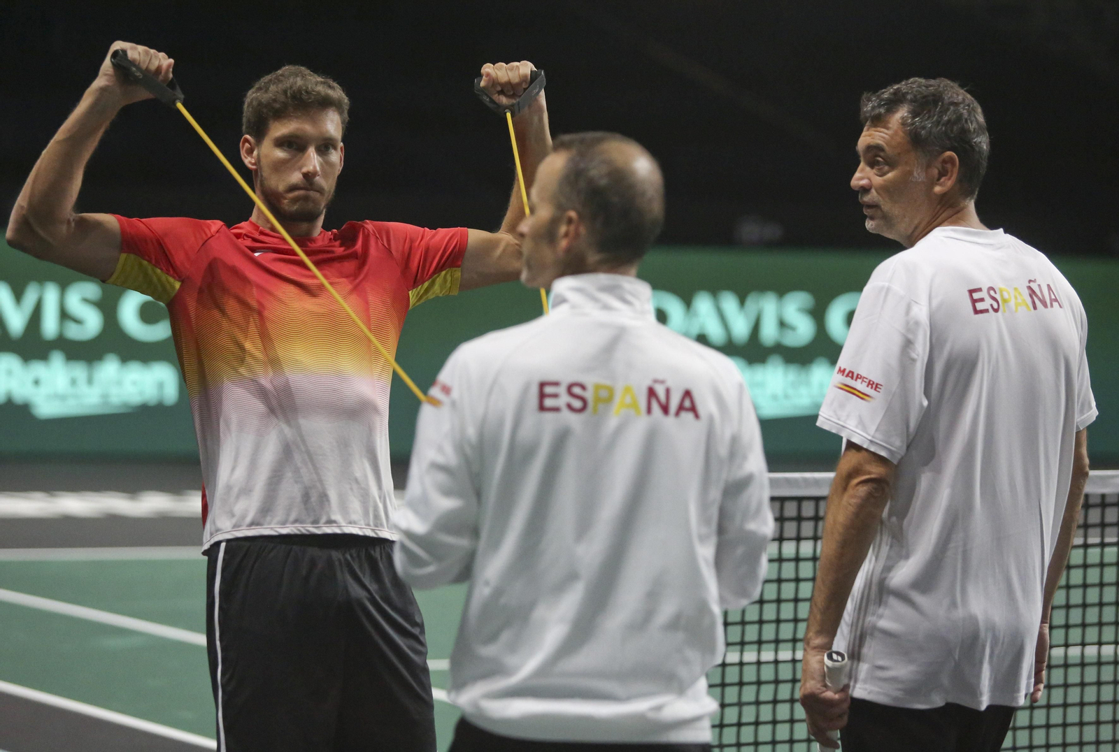 La metamorfosis del Carpena para la Copa Davis, con los jugadores sobre la pista ya