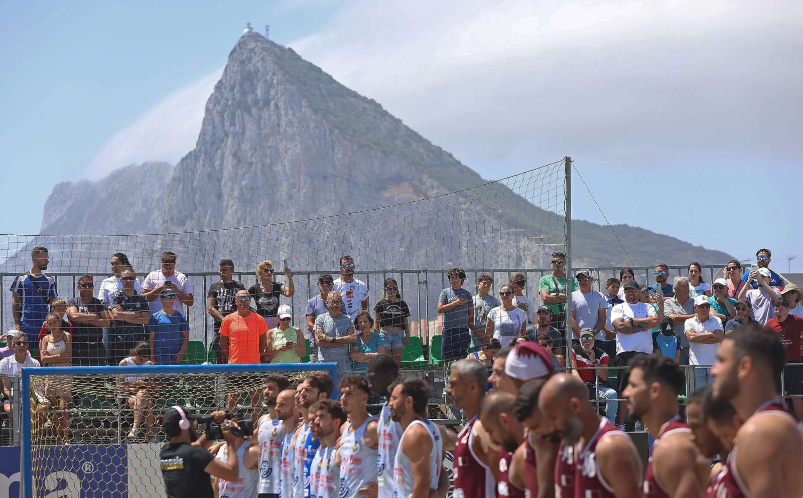 Fotos del domingo en el Internacional de España de balonmano playa de La Línea