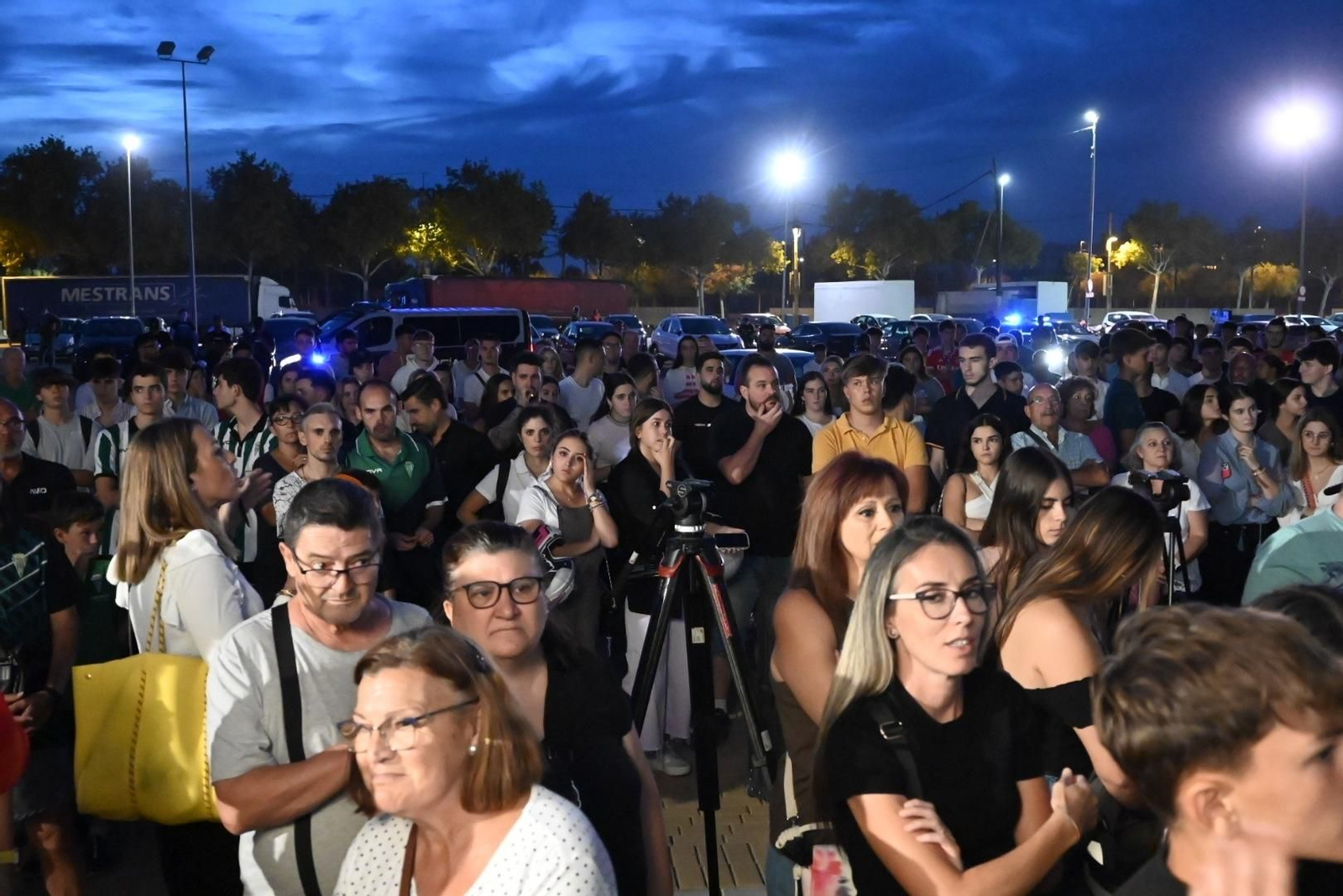 El homenaje del Córdoba CF a Álvaro Prieto a las puertas de El Arcángel, en imágenes