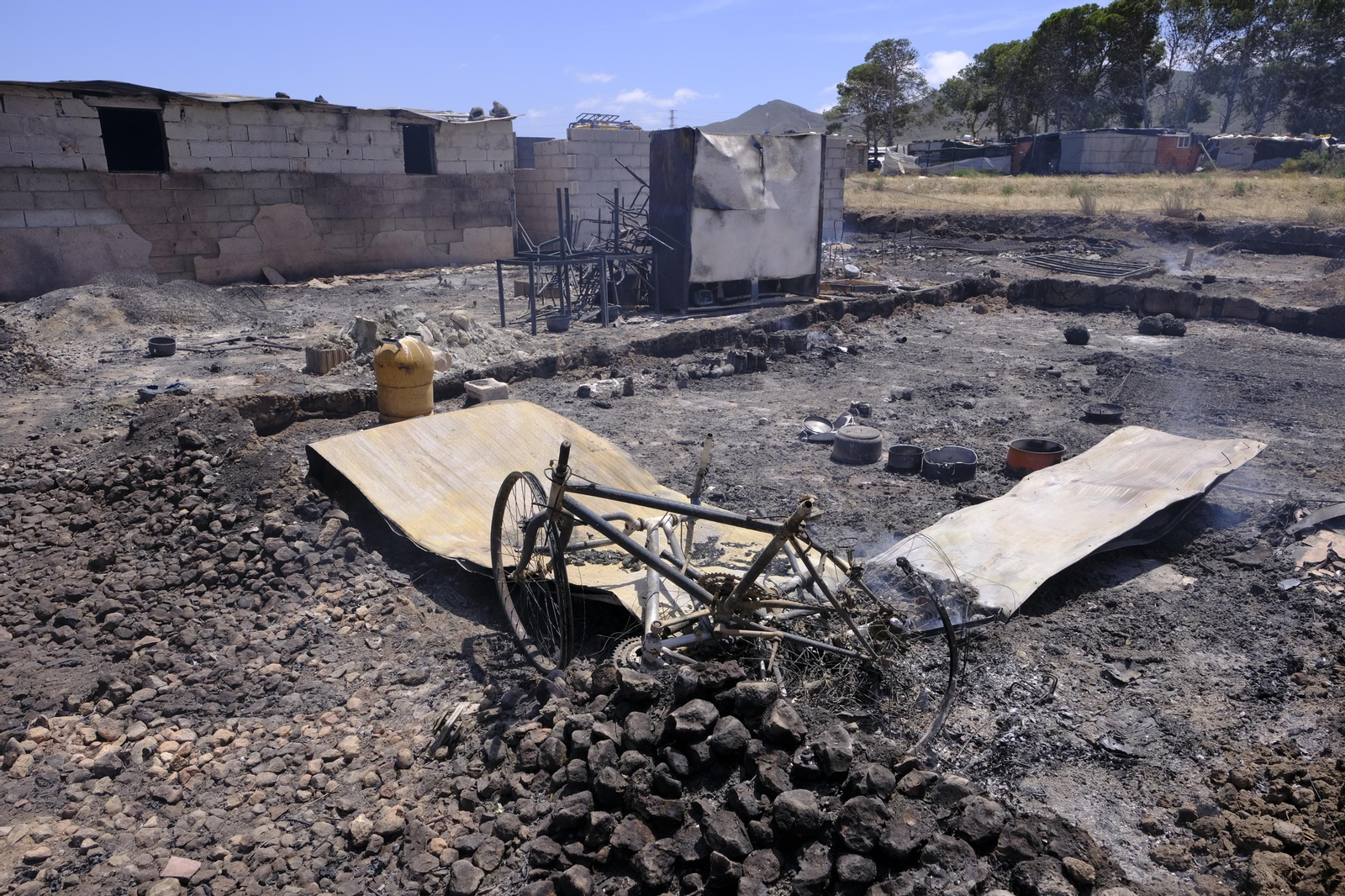 Fotogalería incendio asentamiento de chabolas en Atochares-Níjar (Almería)