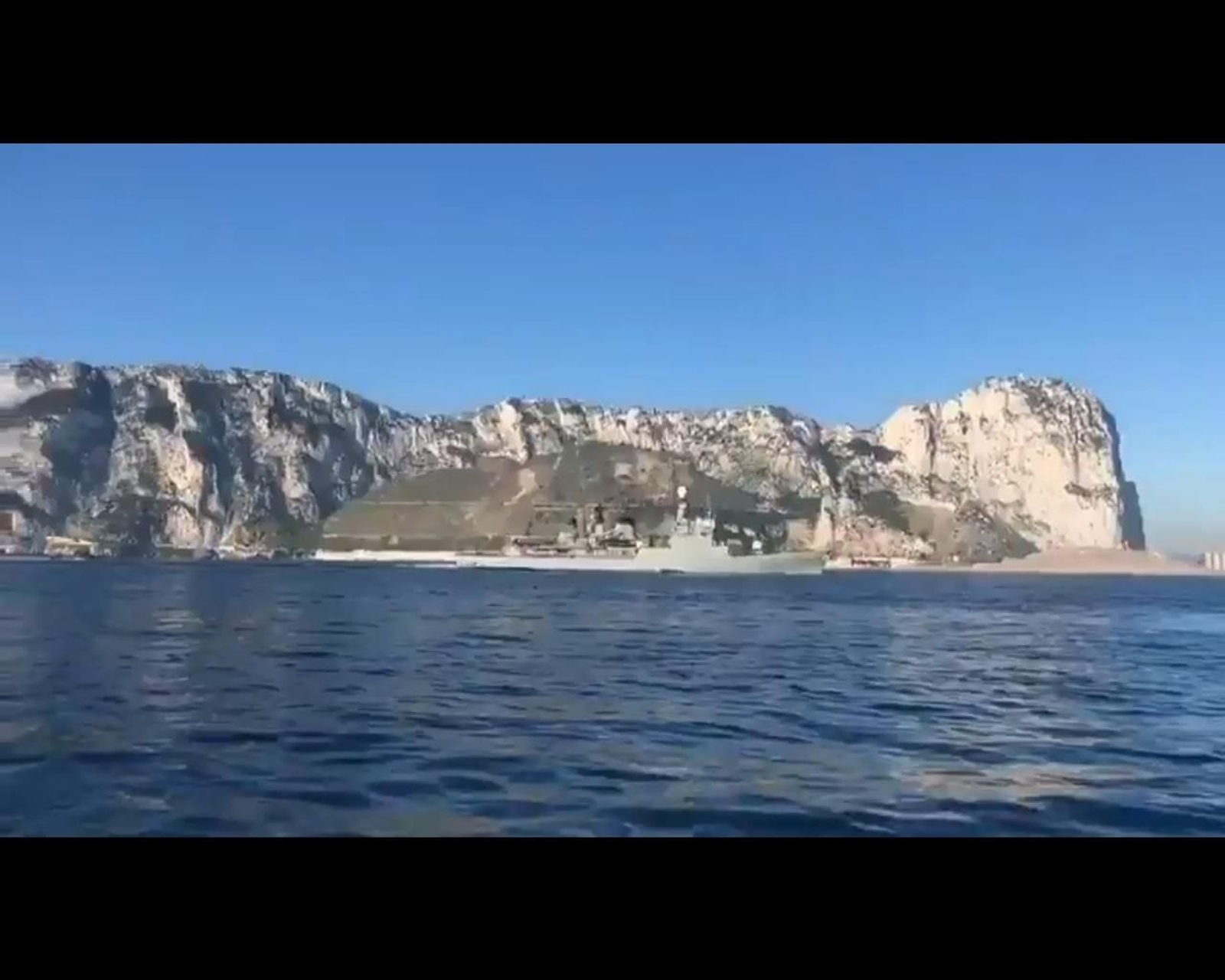 El 'Infanta Elena' navega junto a Gibraltar. El 'Infanta Elena' navega junto a Gibraltar.