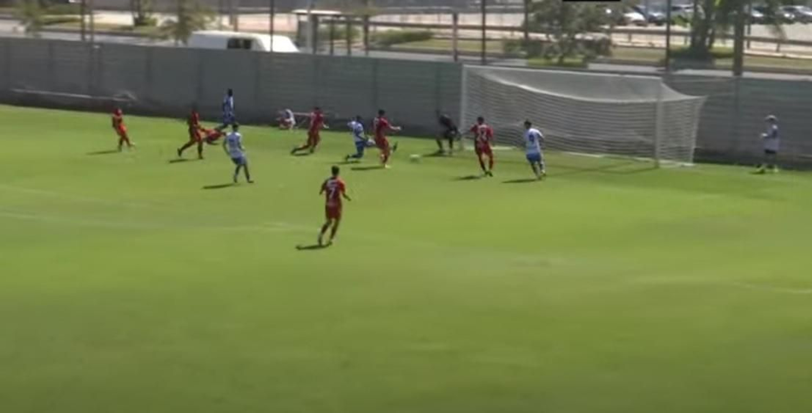 Loren, en el momento de hacer el 1-0.