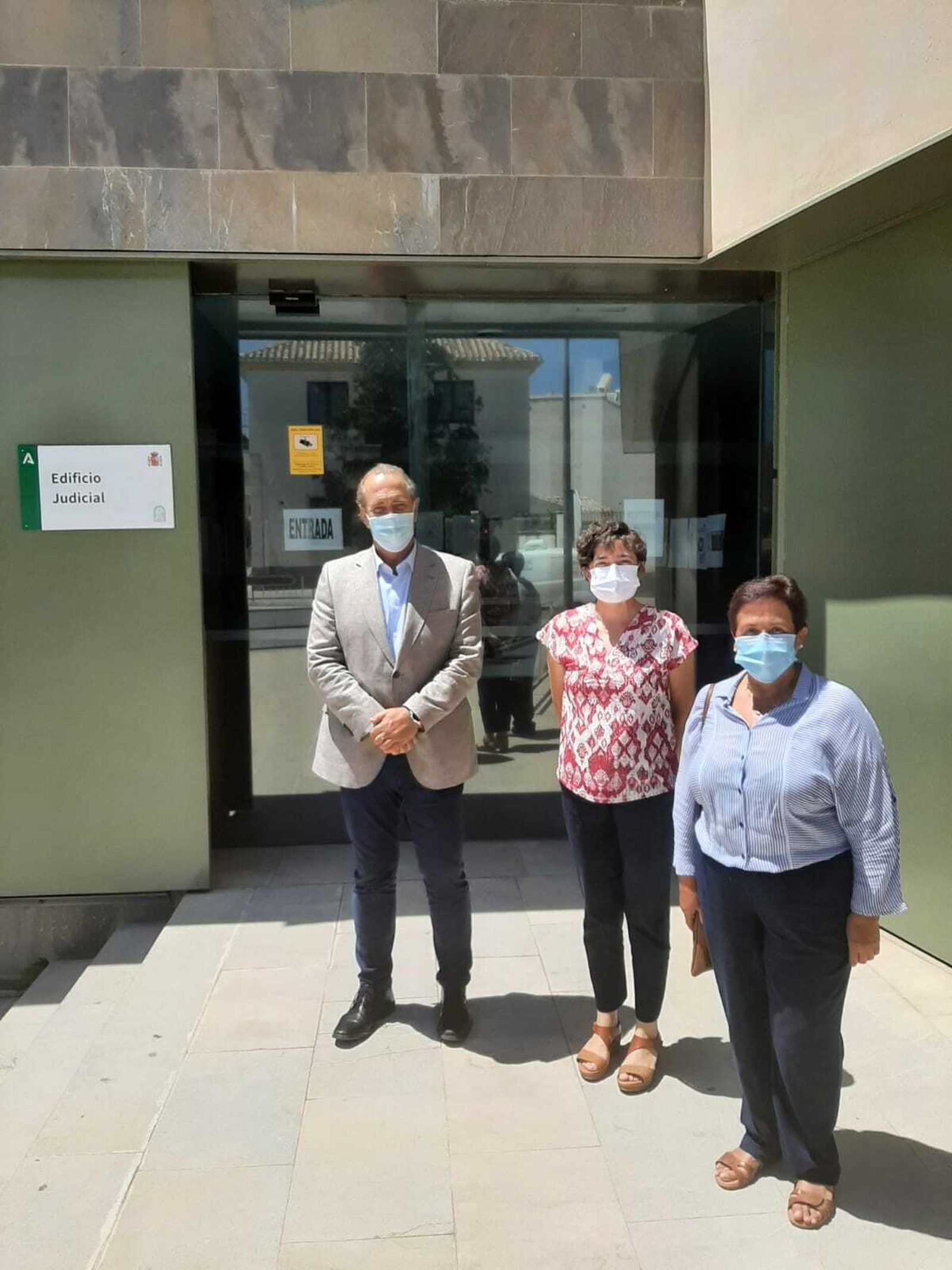 El delegado territorial de Justicia en Granada visita  los juzgados de Huéscar.