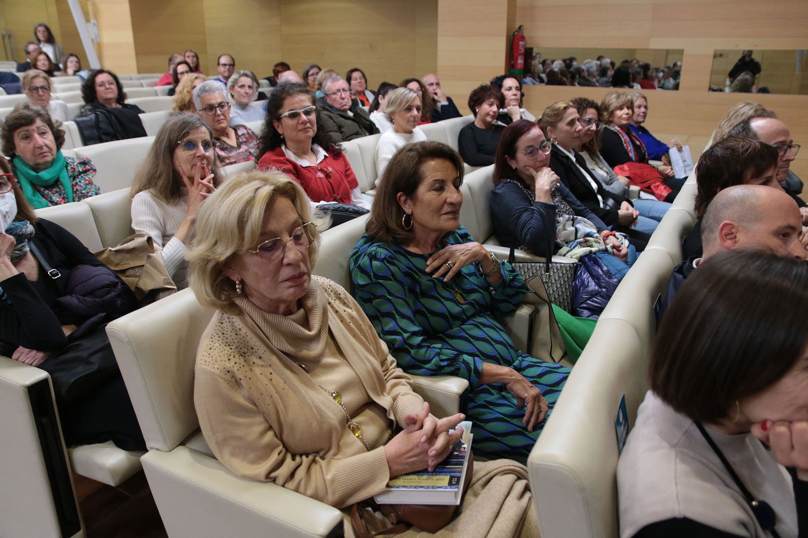 El Diario de los Libros, con Cristina Campos y su novela 'Historias de mujeres casadas'