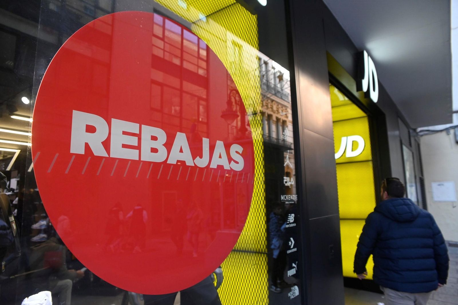 El inicio de la campaña de las rebajas de invierno en Córdoba, en imágenes