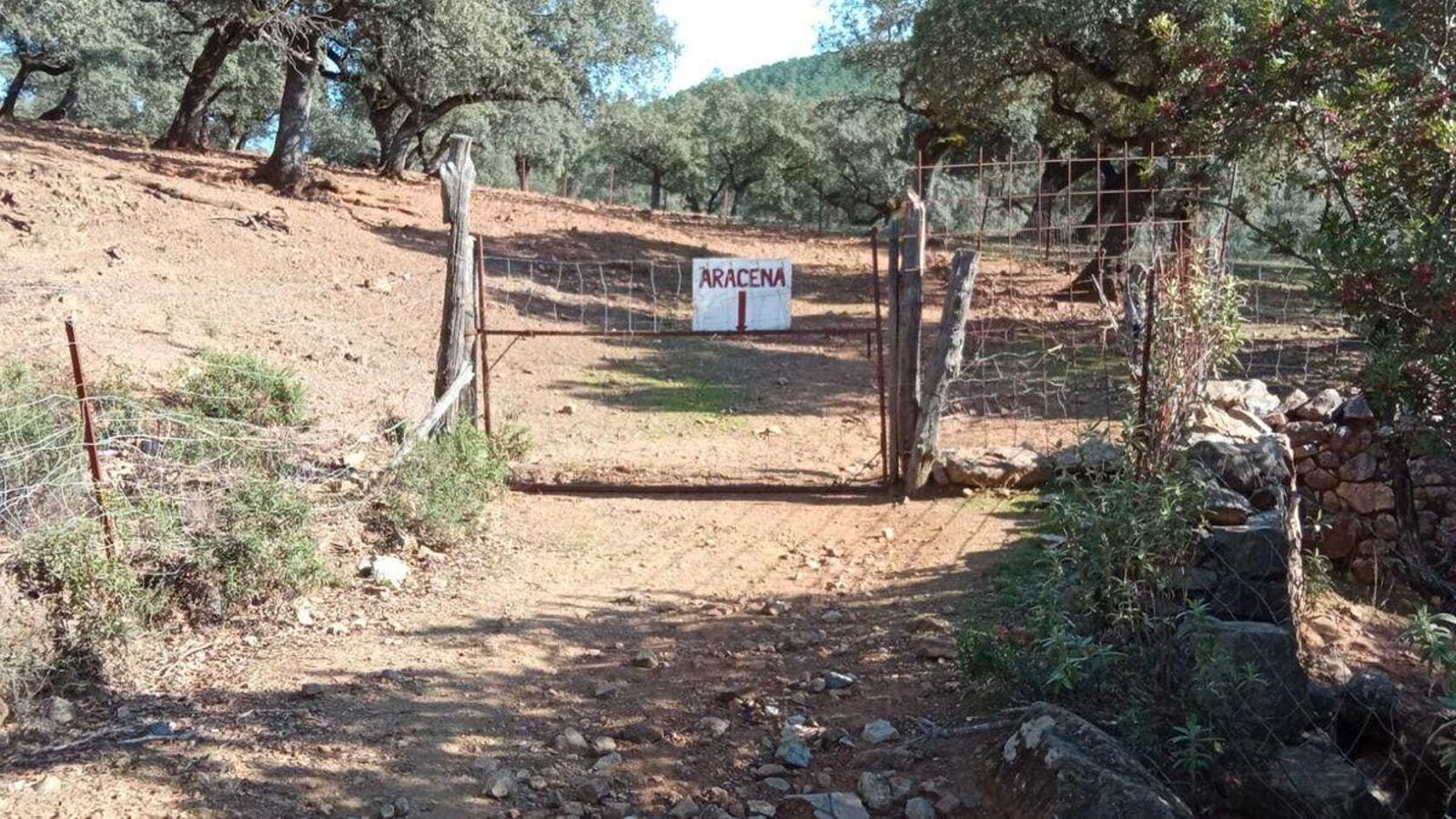 Señal que indica que Aracena es tras la cancela