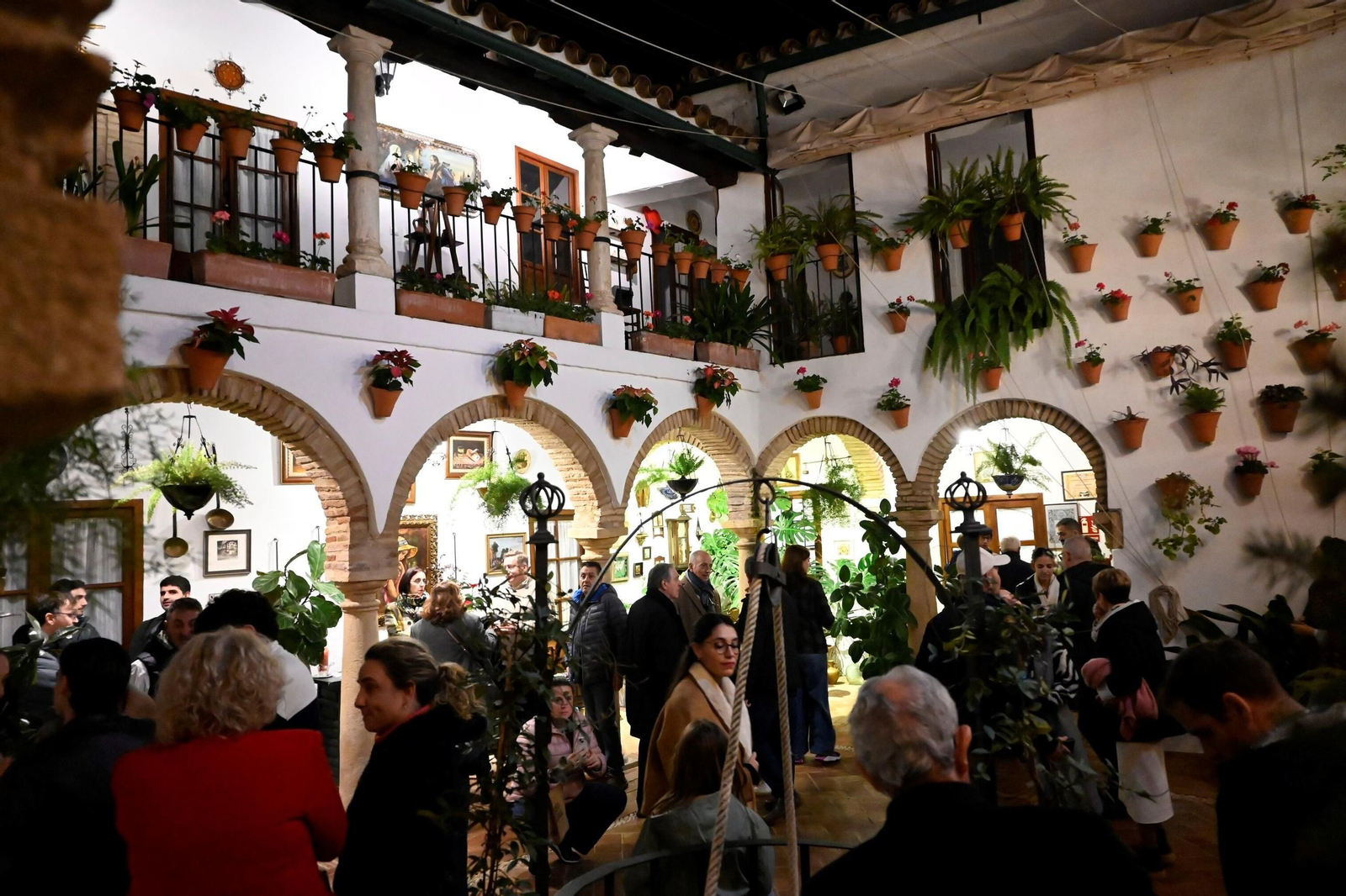 La Navidad llega a los Patios de Córdoba plagada de espectáculos y villancicos, en imágenes