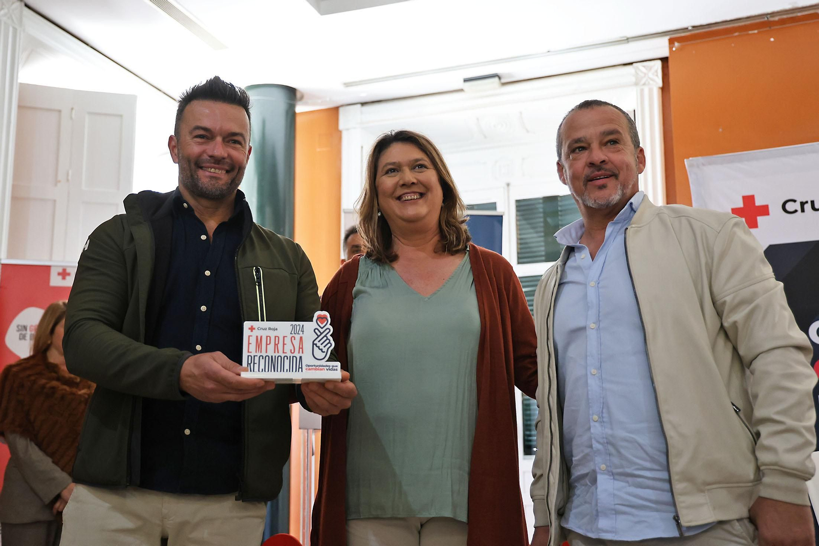 Imágenes del reconocimiento de Cruz Roja Huelva a empresas de Huelva por su compromiso con los colectivos vulnerables