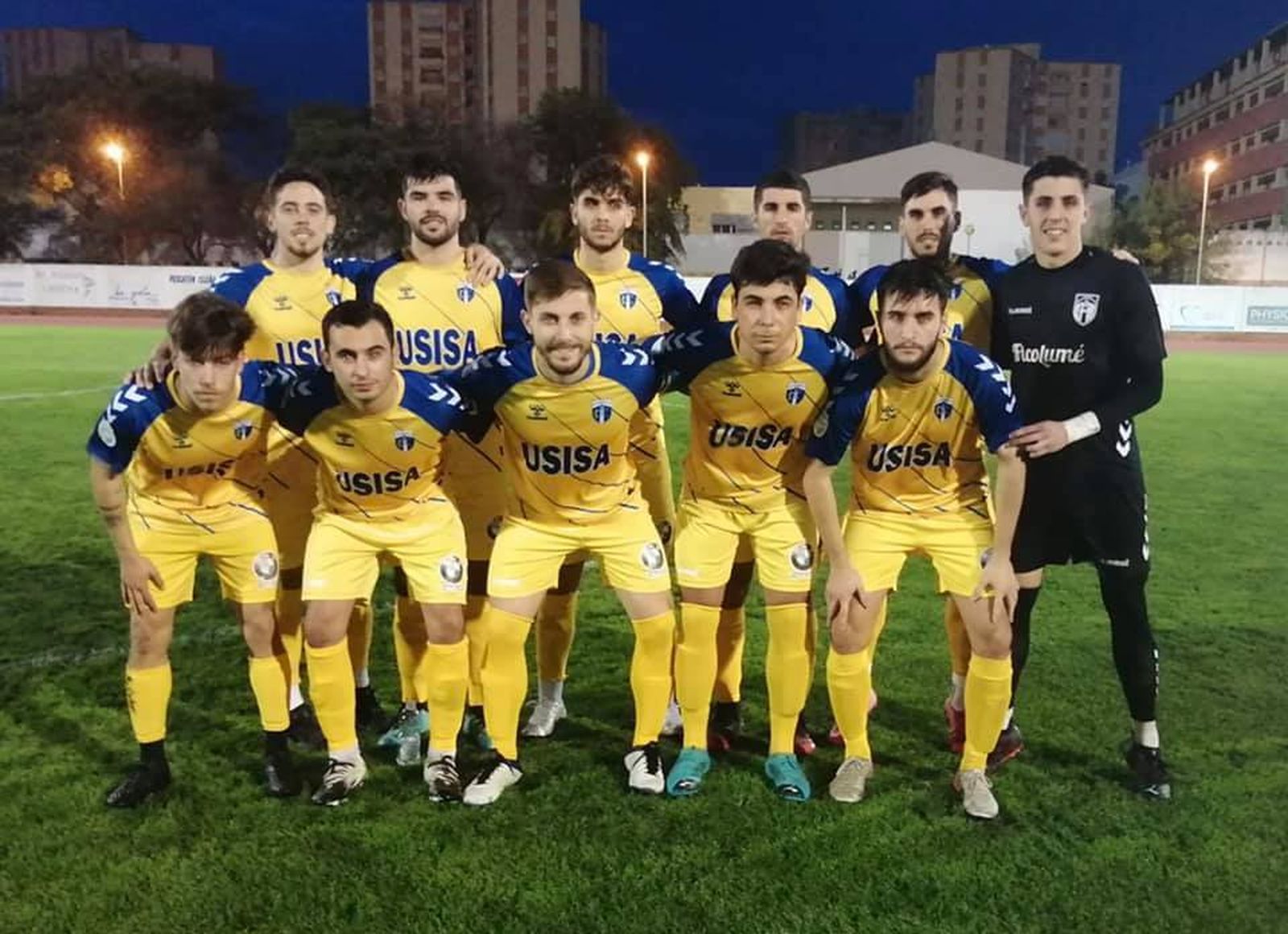 Formación del Isla Cristina en un partido de esta temporada.