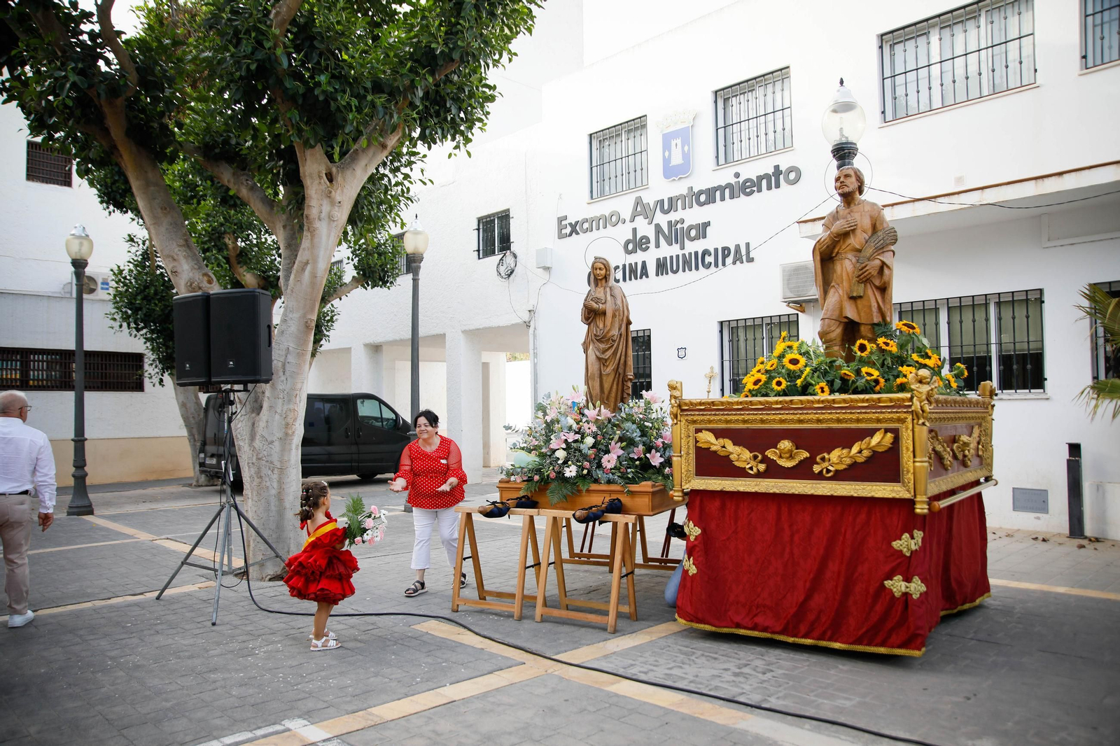 Ofrenda floral y misa durante la última jornada de las fiestas de Campohermoso Ofrenda floral y misa durante la última jornada de las fiestas de Campohermoso