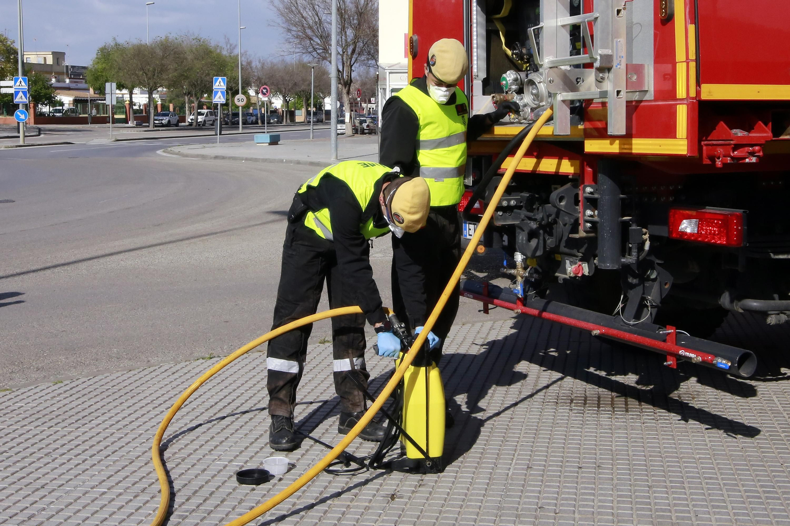 Policía Nacional junto a Infantería de Marina, y la UME en Jerez