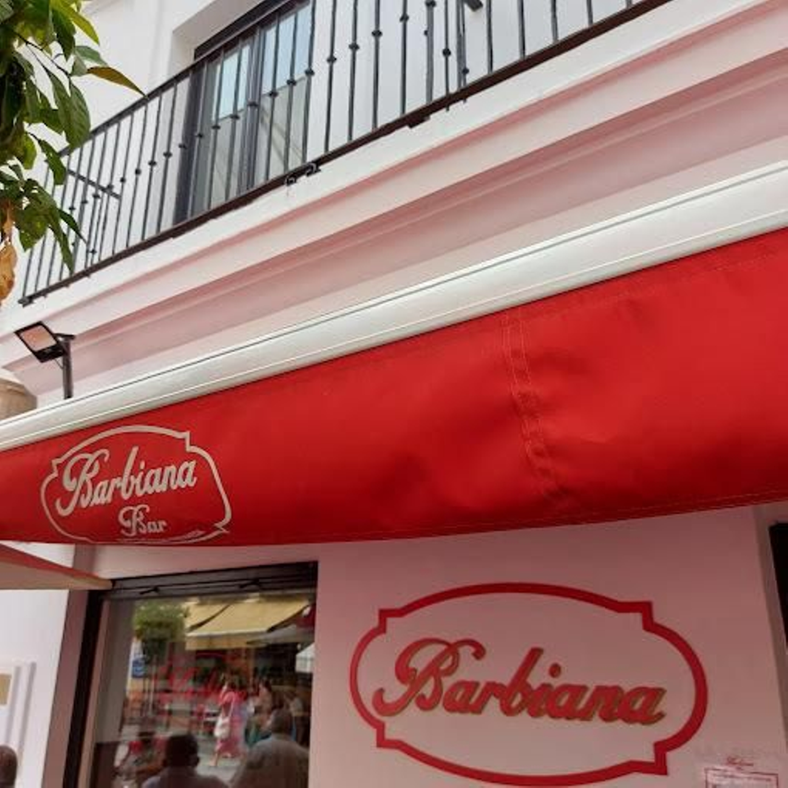 Fachada del Bar Barbiana, en Sanlúcar.
