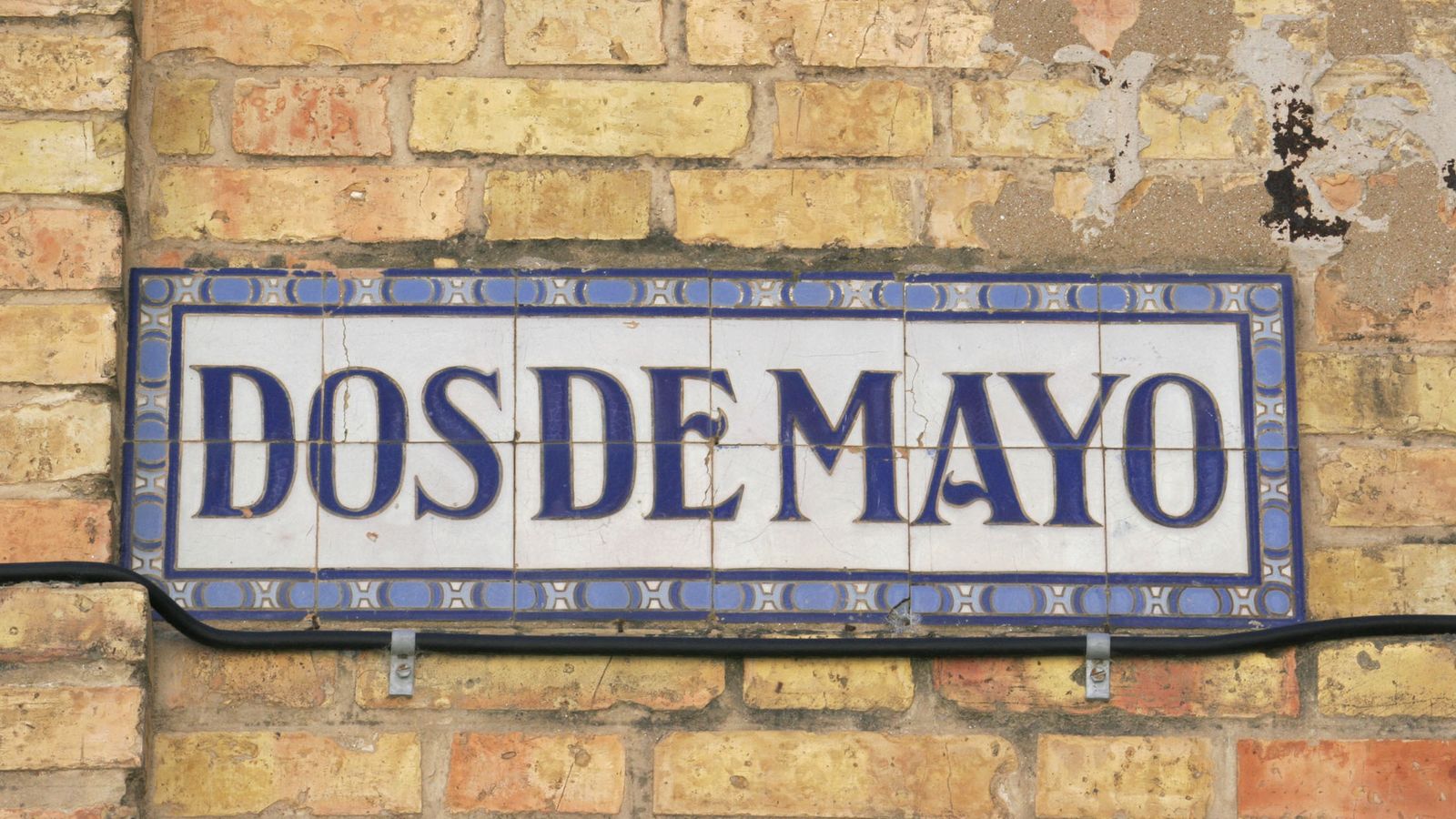 En recuerdo de los héroes de la Guerra de la Independencia.