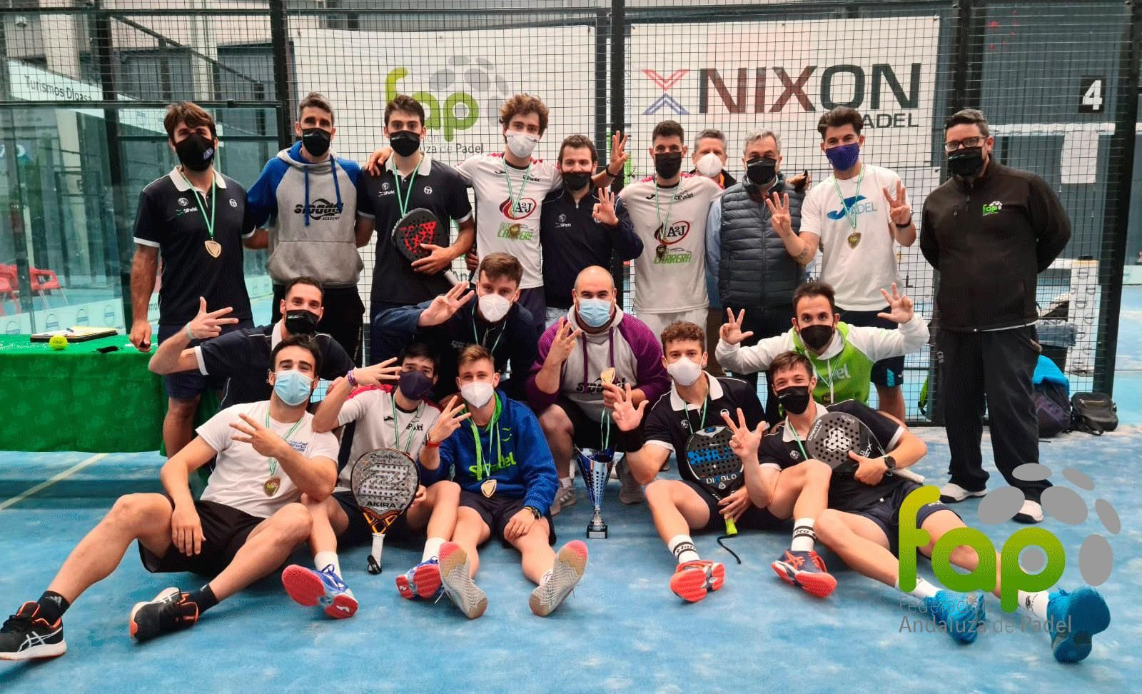 El equipo del Río Grande posa tras conquistar el título de la segunda categoría.