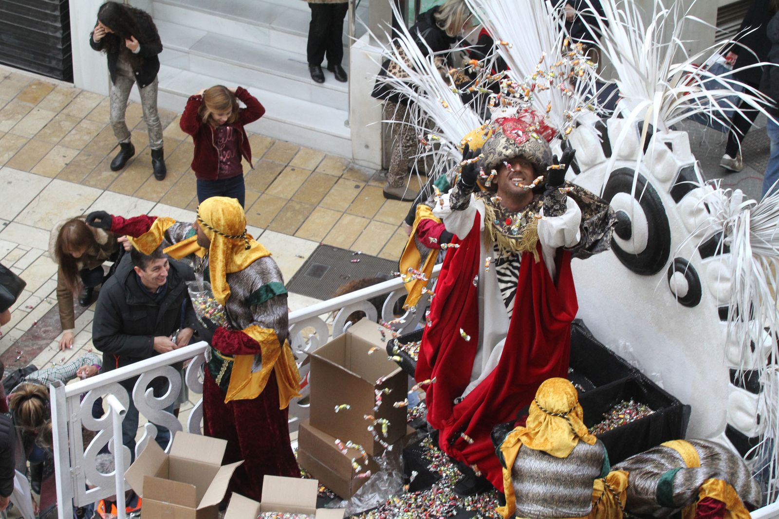 Cabalgata de los Reyes Magos 2018: Melchor, Gaspar y Baltazar adelantan su salida para llenar de ilusión las calles de Huelva