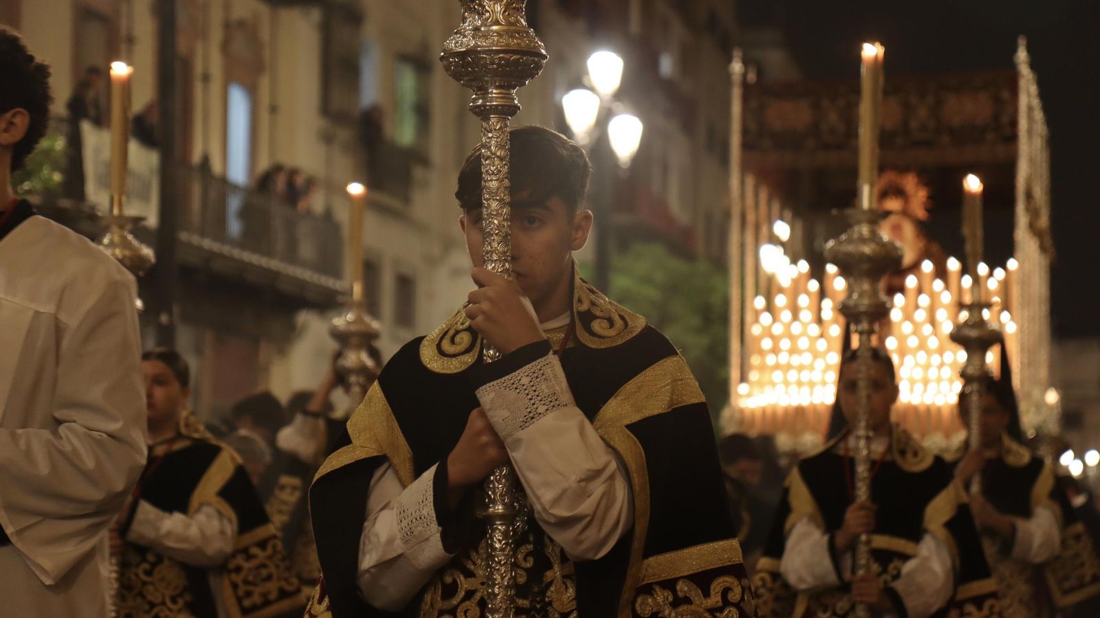 La Madrugá por la Carrera Oficial en la Semana Santa de Sevilla 2025