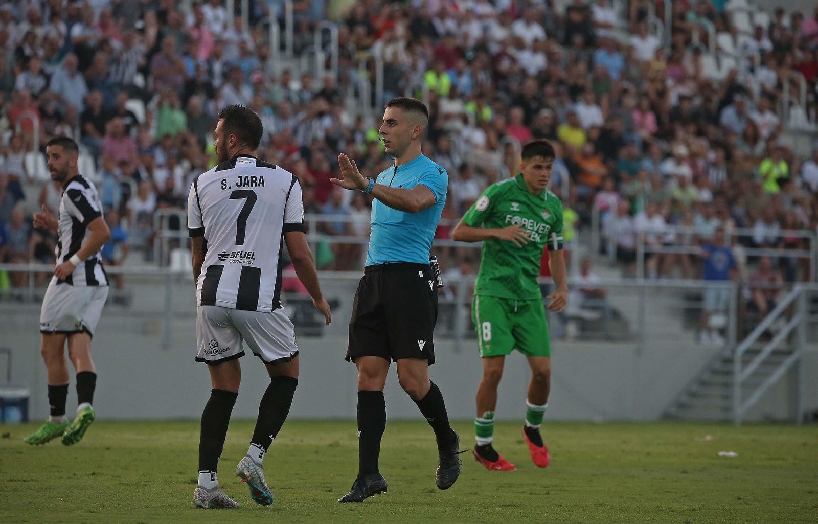 Las mejores fotos del Balona - Betis Deportivo en el nuevo estadio Ciudad de La Línea
