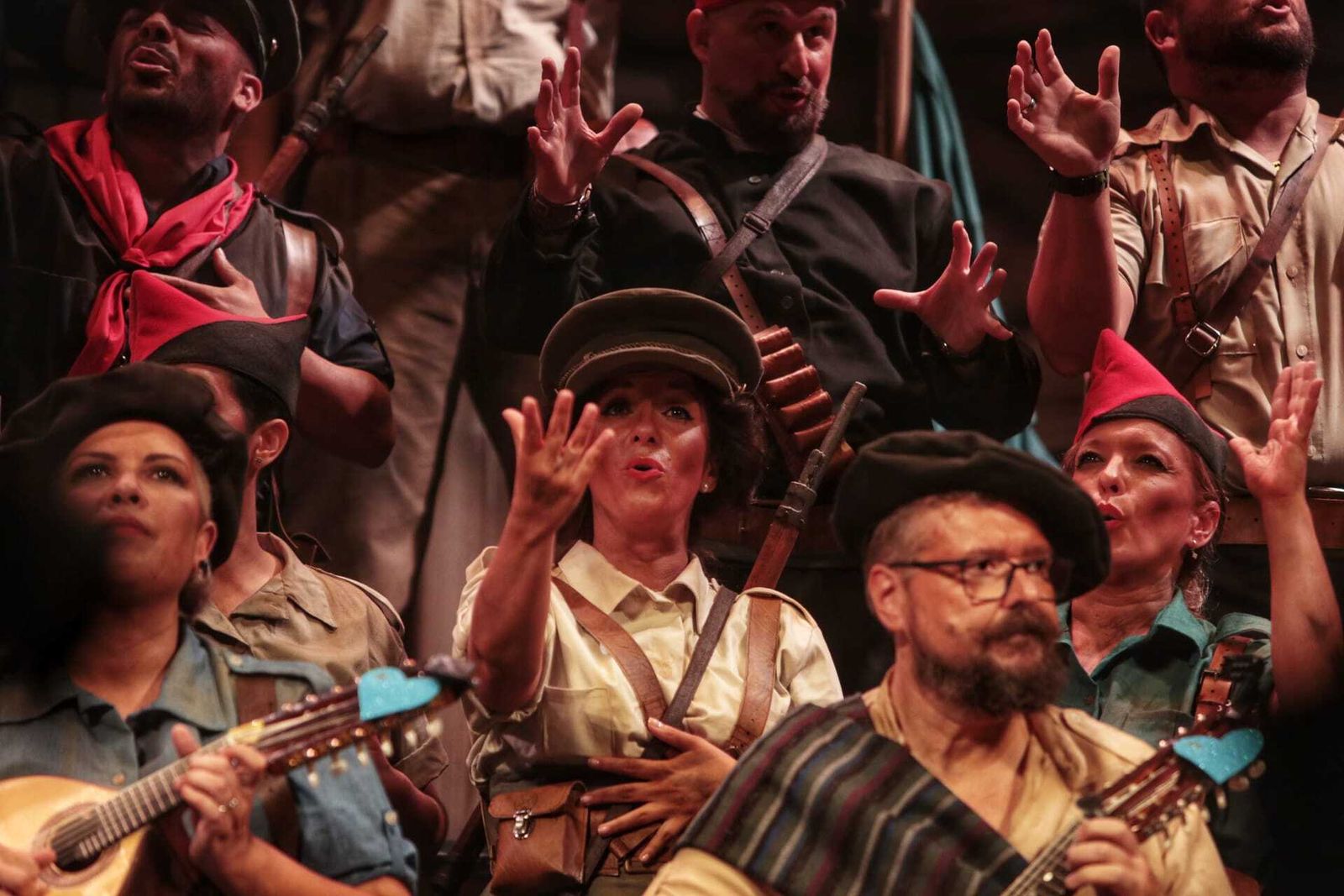 Coro "Trinchera y libertad"