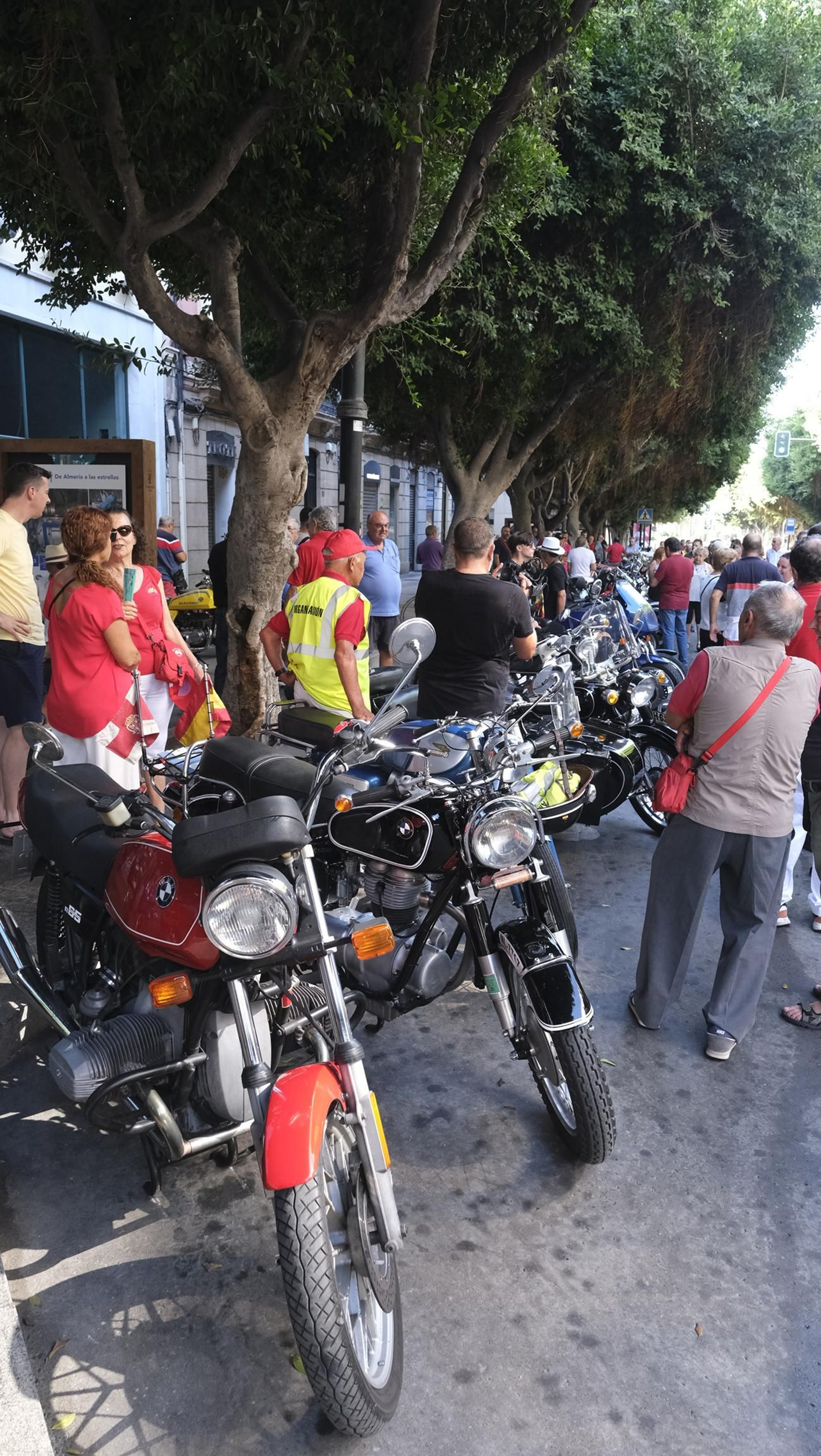 Las motos antiguas dan brillo a la Feria de Almería
