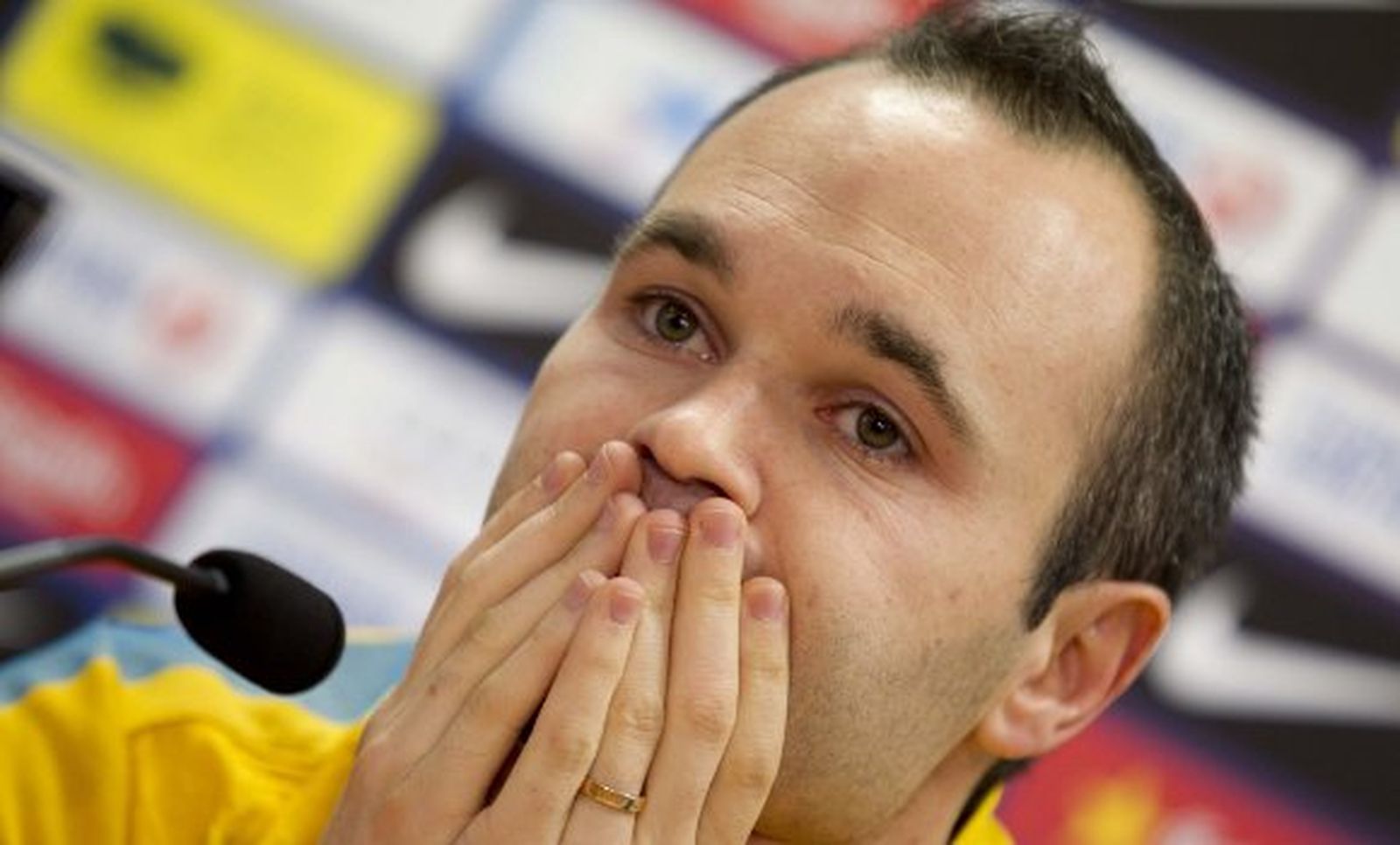 Iniesta, elegido mejor organizador de juego de 2013