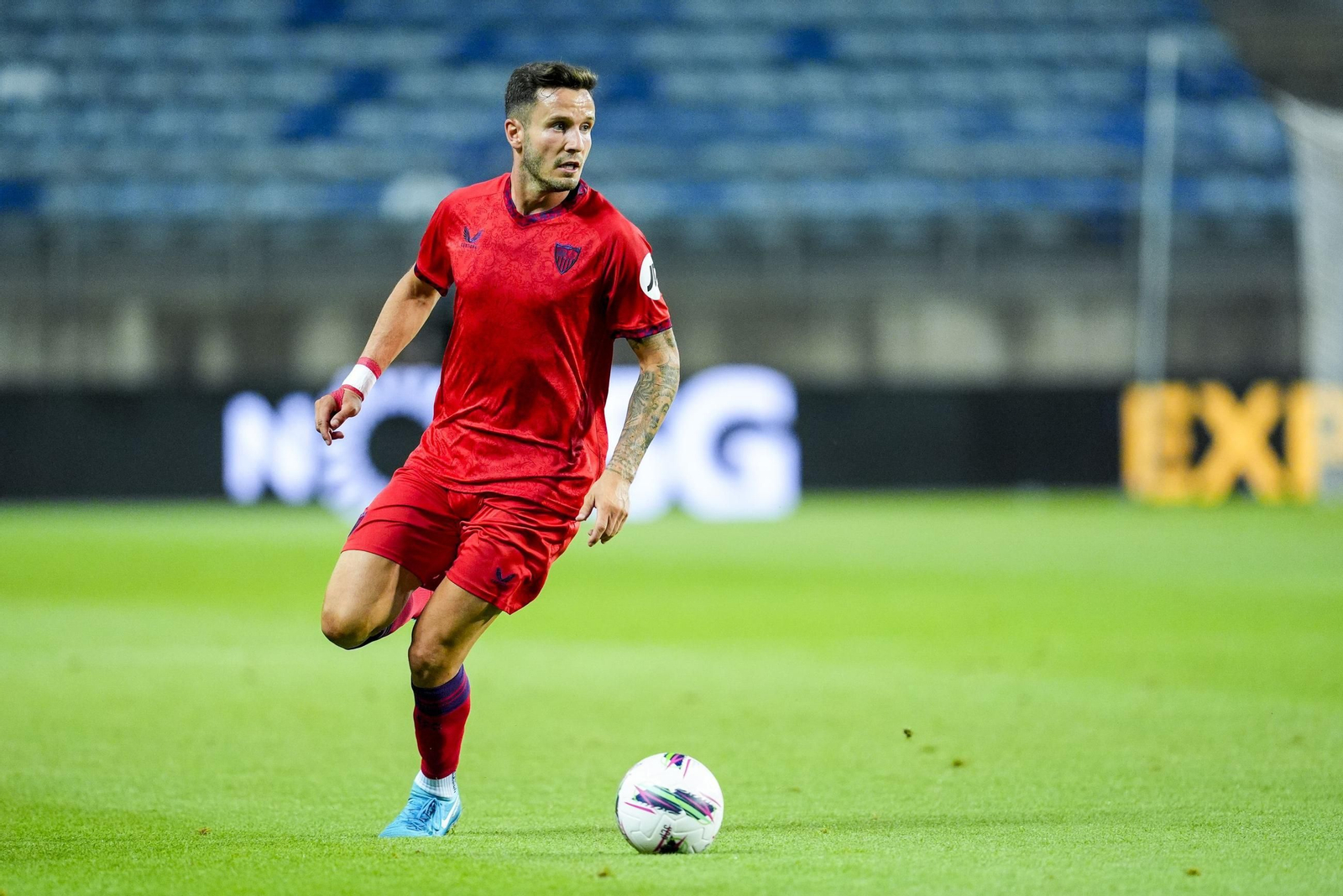 Las fotos del pobrísimo paso de Saúl Ñíguez por el Sevilla