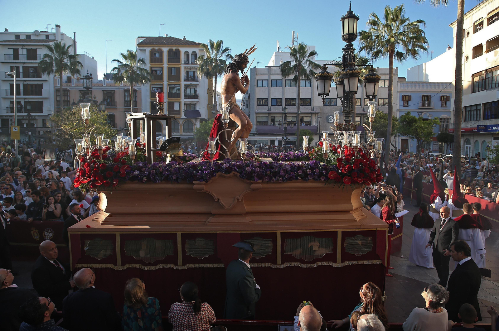 Fotos del Lunes Santo en Algeciras: Coronado de Espinas y La Columna