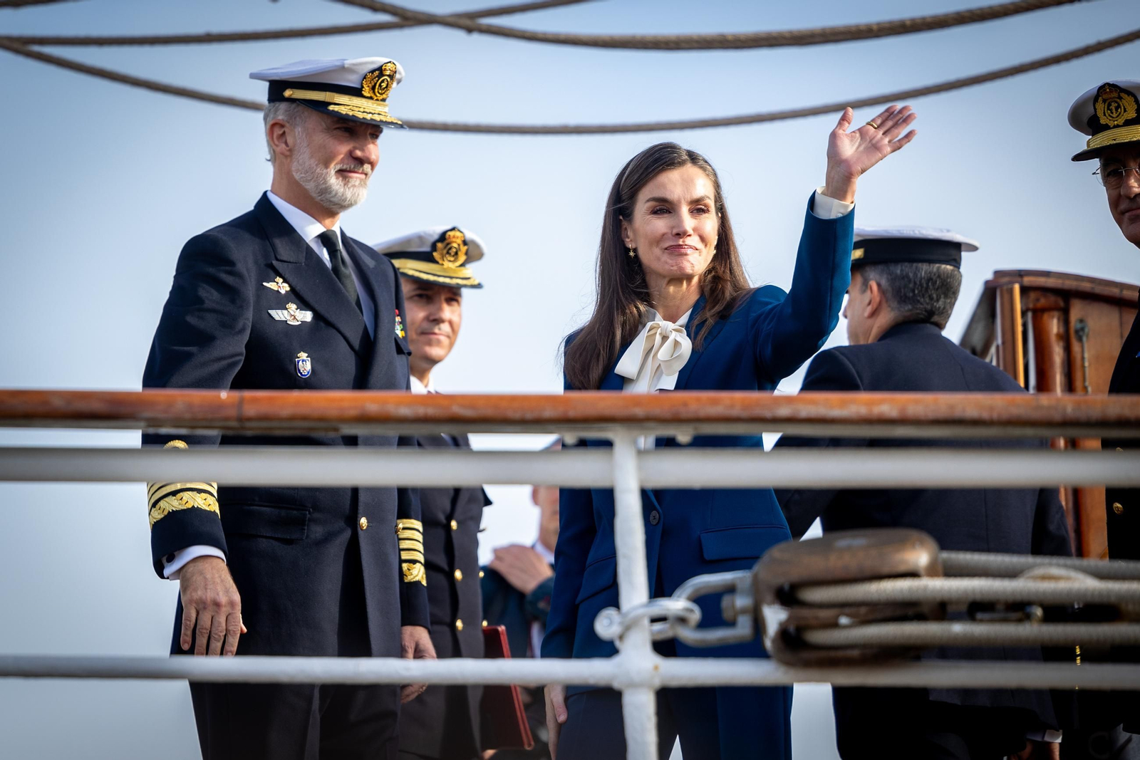 Imágenes de la despedida del 'Elcano' desde Cádiz con la Princesa Leonor como guardiamarina Imágenes de la despedida del 'Elcano' desde Cádiz con la Princesa Leonor como guardiamarina
