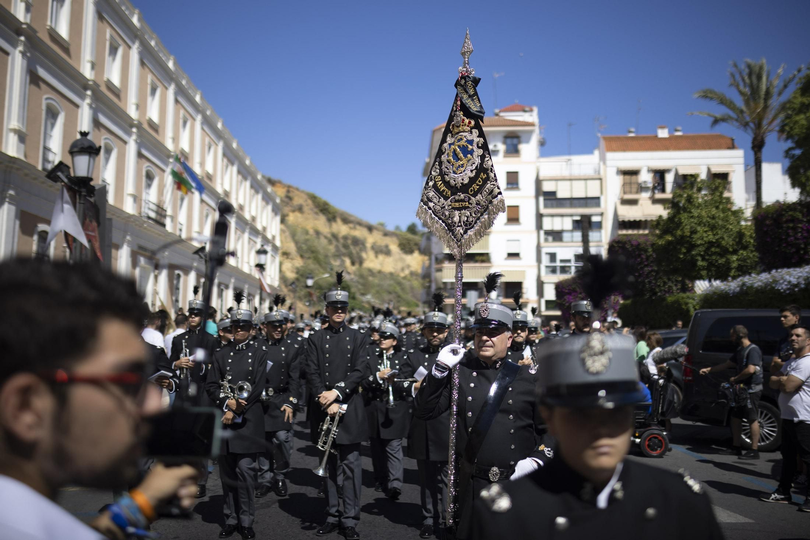 Imágenes de la salida extraordinaria de La Borriquita por las calles de Huelva