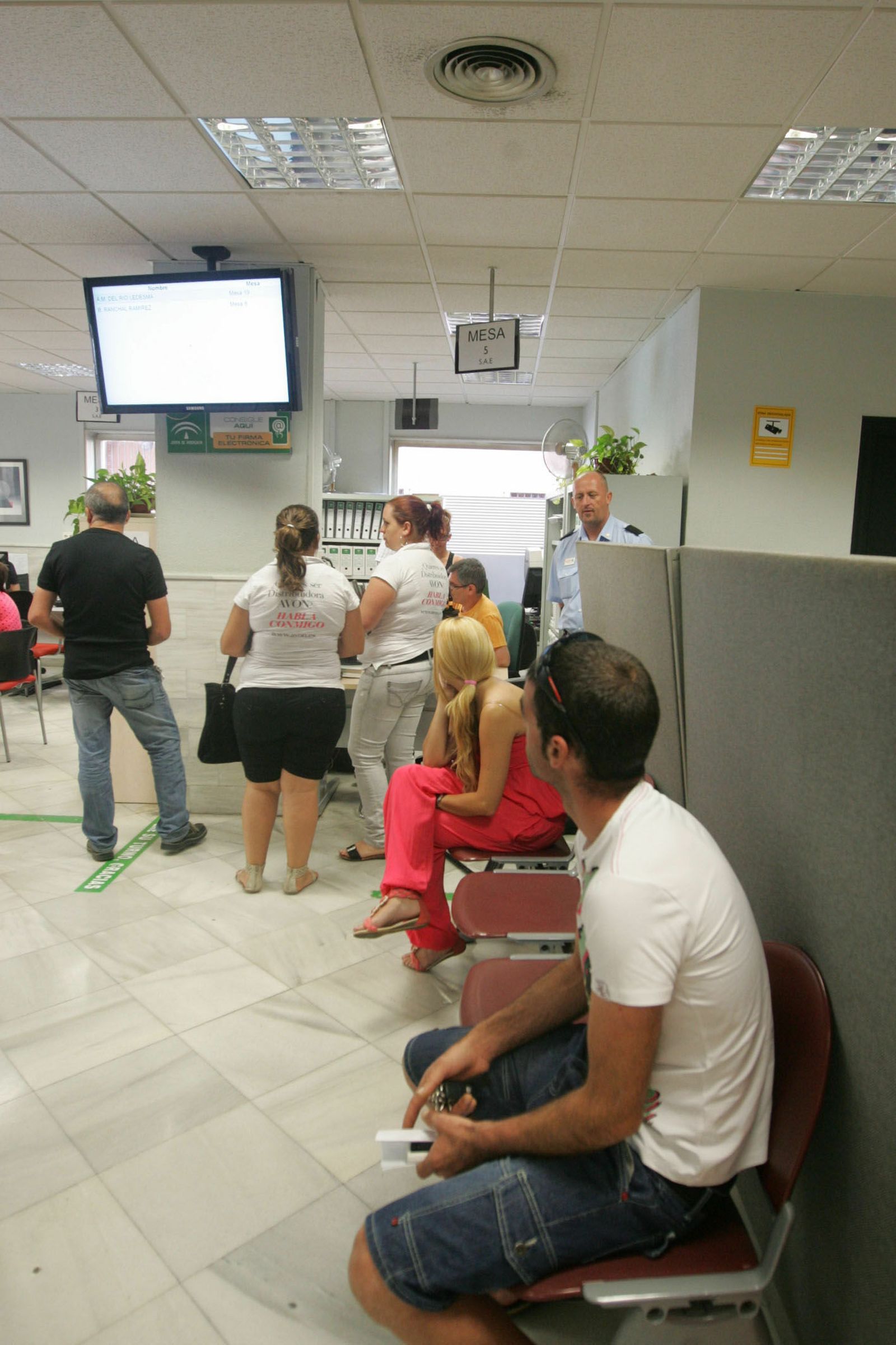 Colas en una de las oficinas de empleo de la provincia