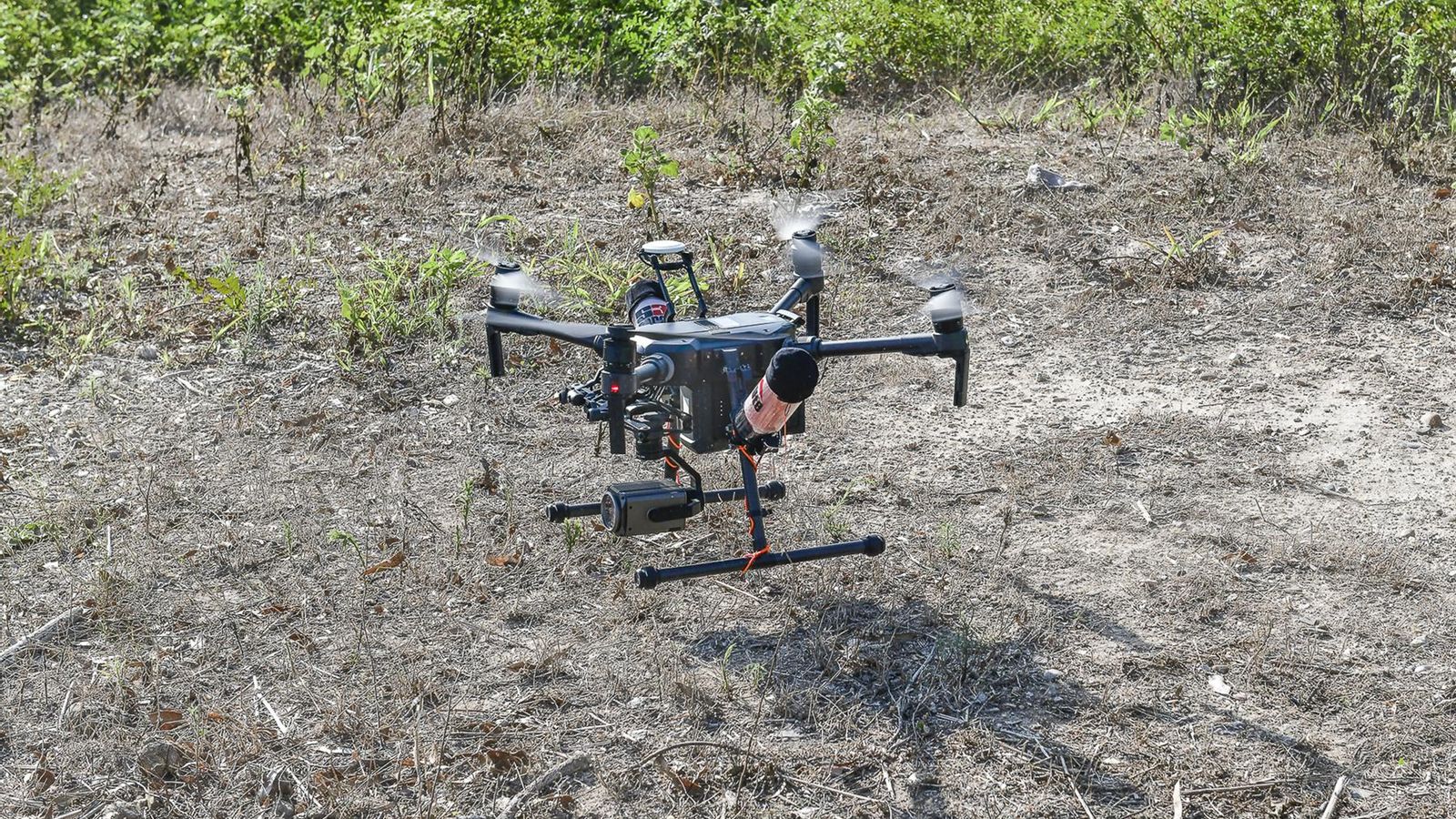 Otro de los drones empleados en los trabajos.