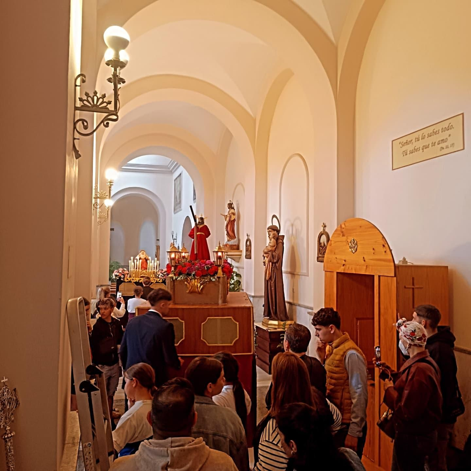 La lluvia interrumpe la procesión infantil de Ciudad Jardín de Almería, en imágenes